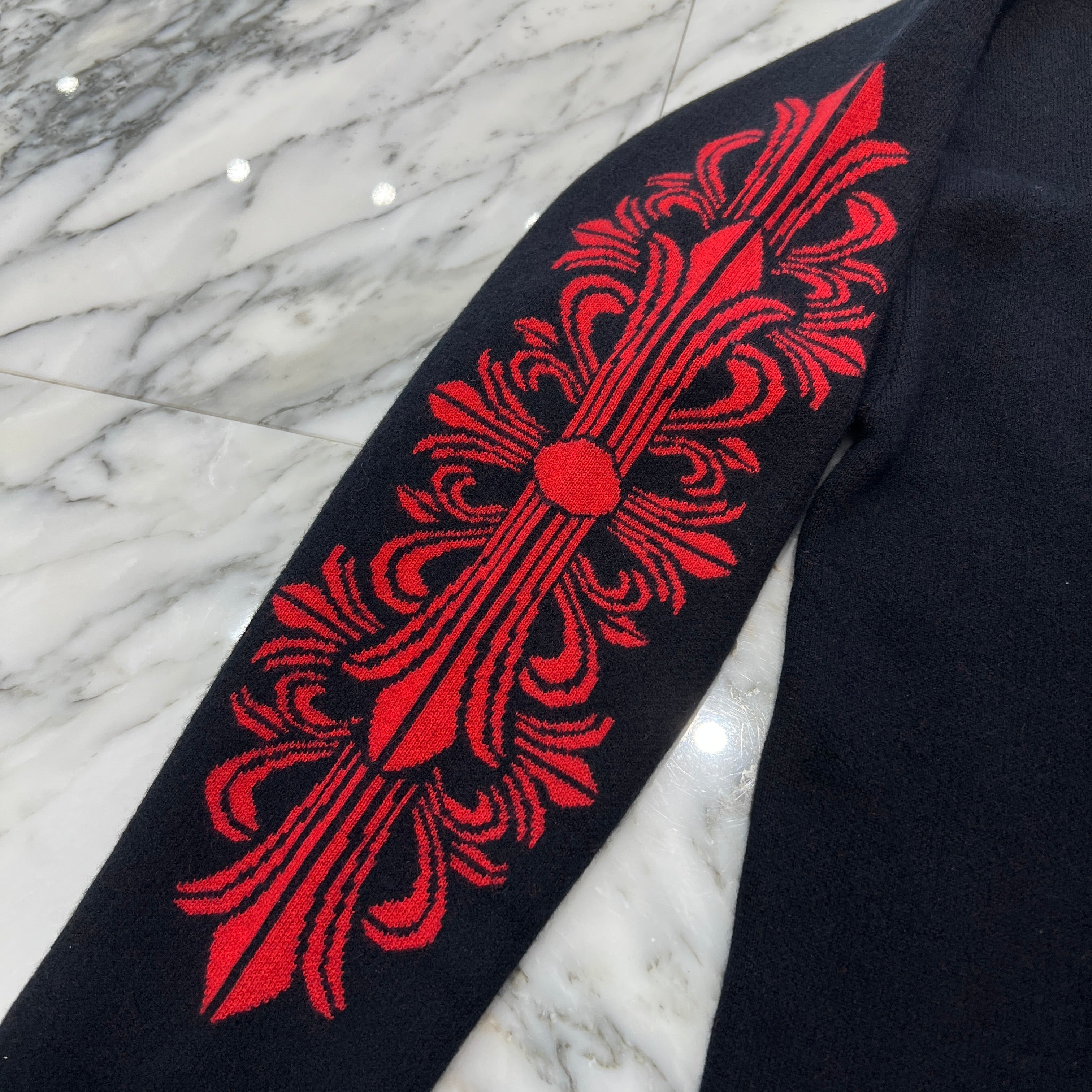 CHROME HEARTS Y NOT Cemetery Cross Patent Leather Patch Cashmere Knit Sweater Size ONE SIZE (68-112) クロムハーツ ワイノット セメタリークロス パテントレザーパッチ カシミヤ ニットセーター サイズONE SIZE (68-112)