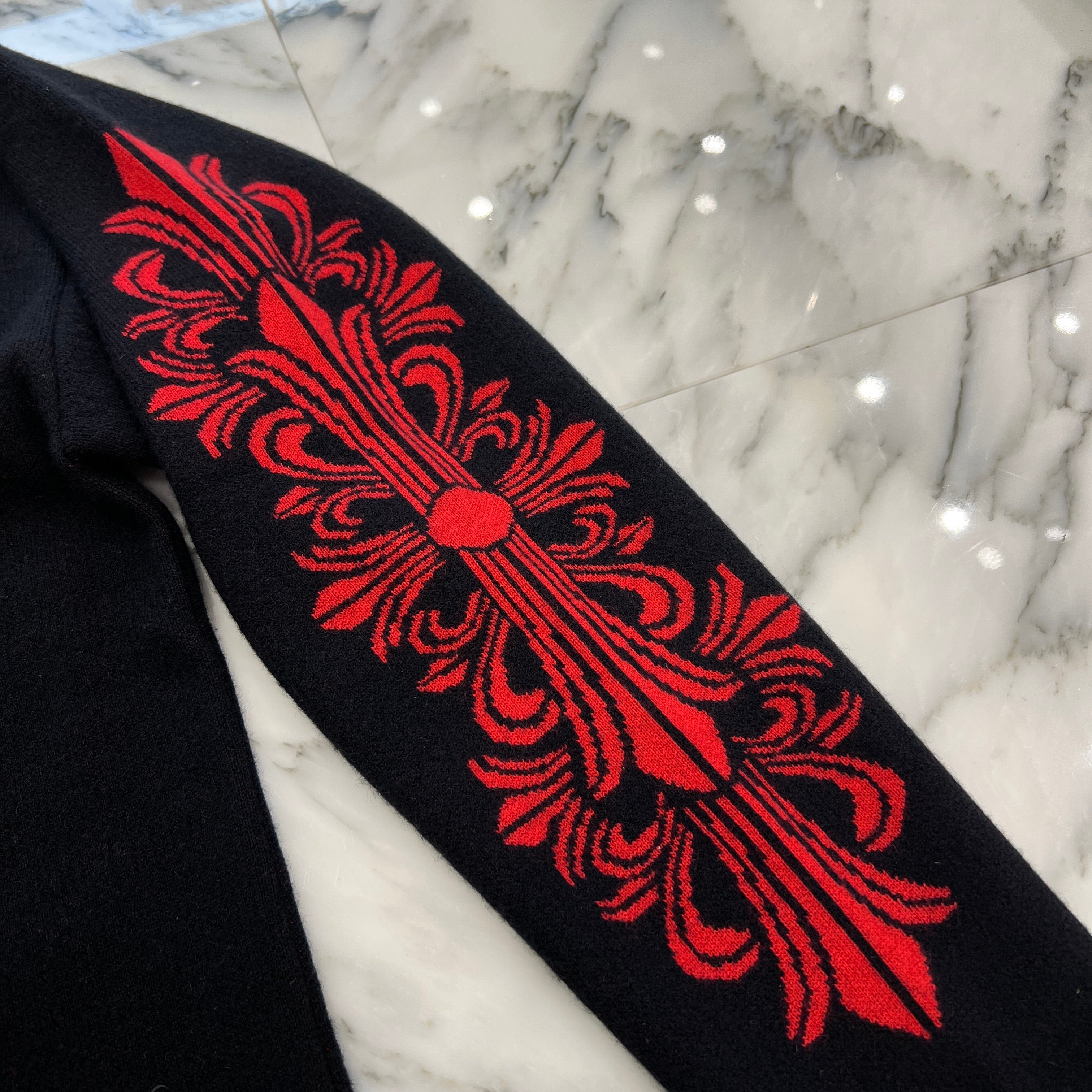 CHROME HEARTS Y NOT Cemetery Cross Patent Leather Patch Cashmere Knit Sweater Size ONE SIZE (68-112) クロムハーツ ワイノット セメタリークロス パテントレザーパッチ カシミヤ ニットセーター サイズONE SIZE (68-112)