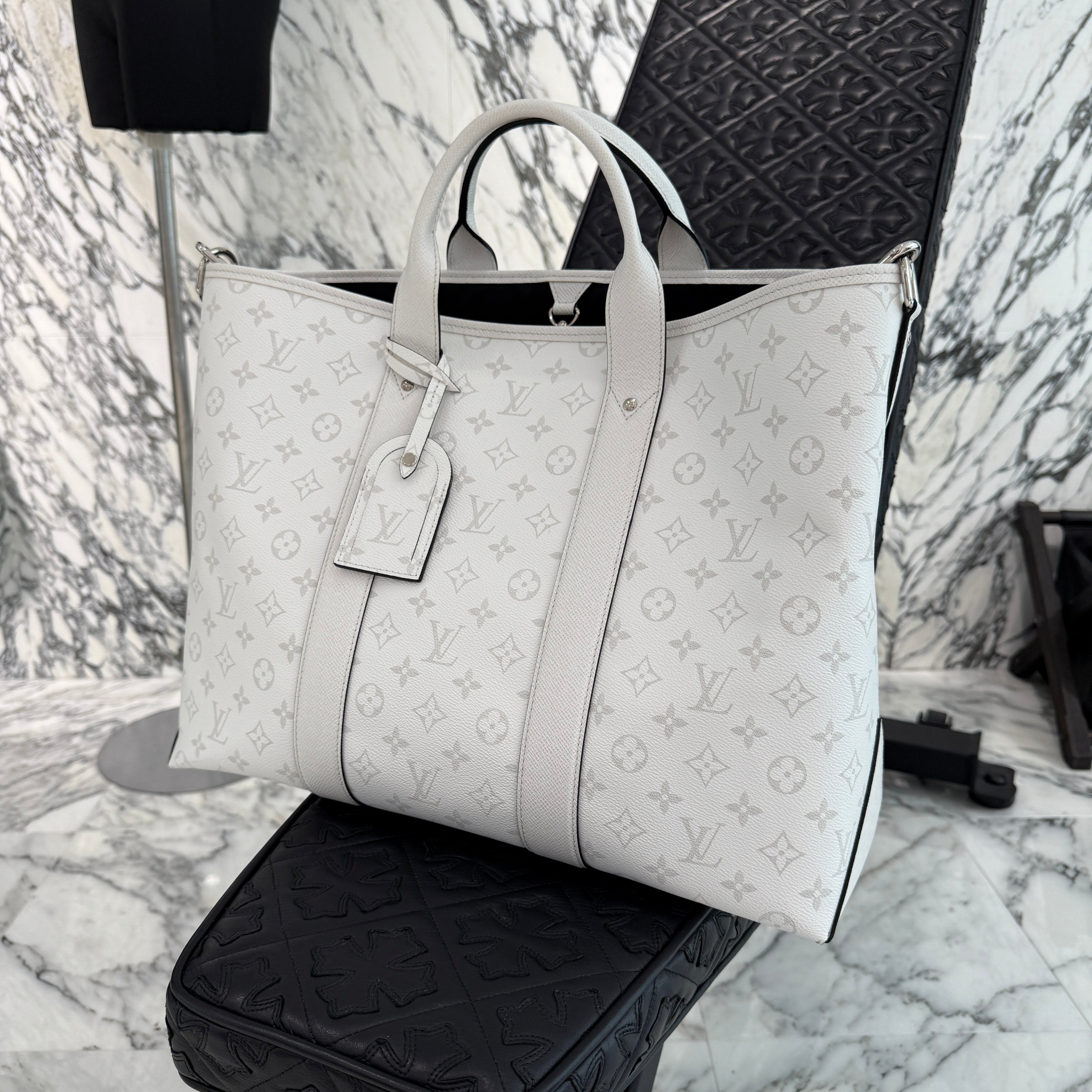 ルイ・ヴィトン ウィークエンド トートNM M30919 ルイ・ヴィトン(LOUIS VUITTON)ルイ・ヴィトン ウィークエンド