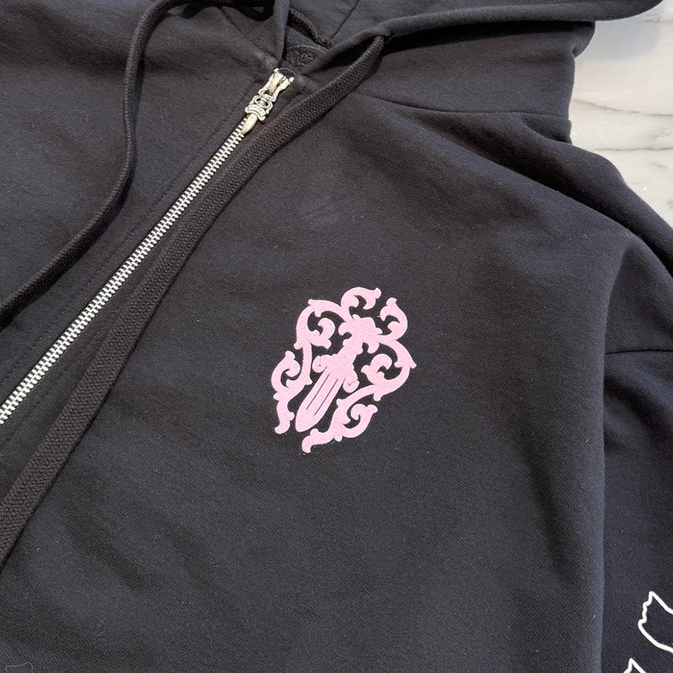 CHROME HEARTS × DEADLLY DOLL 2025AW Vine Dagger Horseshoe Print Zip Up Hoodie Size L クロムハーツ×デッドリードール ヴァインダガー ホースシュープリント ジップアップフーディ サイズL