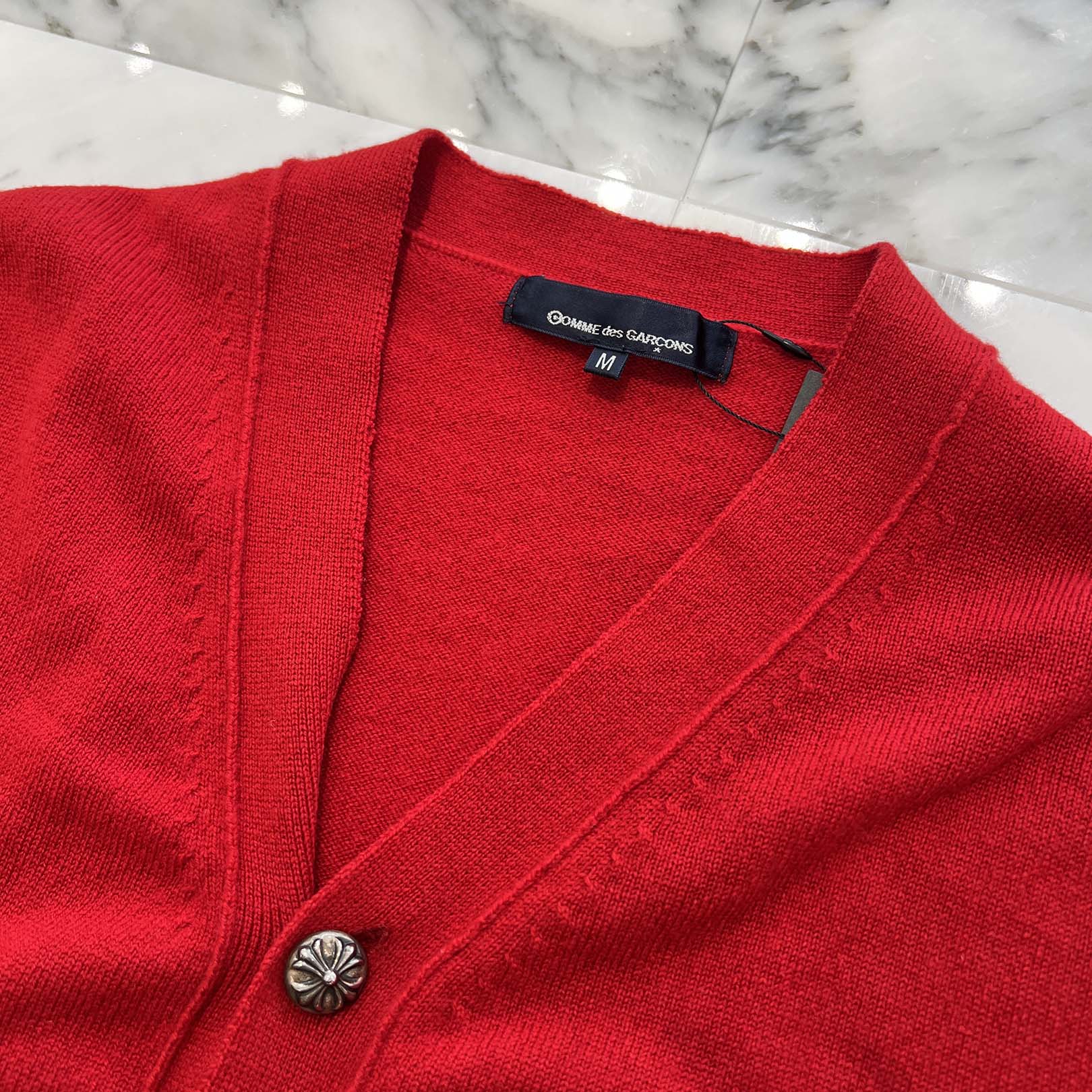 CHROME HEARTS クロムハーツ × COMME des GARCONS CASHMERE CARDIGAN クロスボールボタン カシミア ニットカーディガン レッド KP-N001 CHROME HEARTS × COMME des GARCONS Cross Ball Button Cashmere Knit
