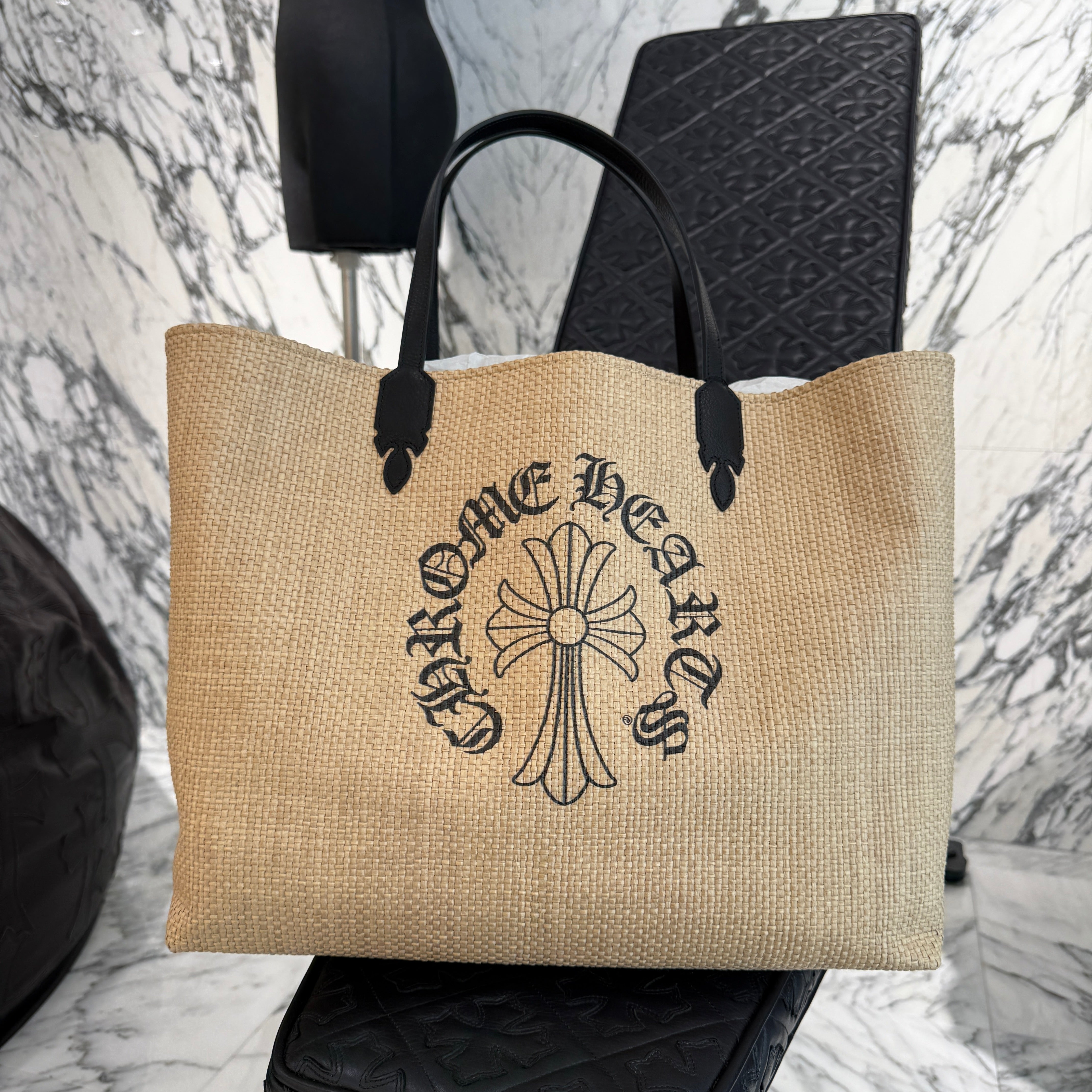 新品クロムChromeHeartsトートバッグ籠ビーチベージュラージサイズ CHROME HEARTS CH Cross Print Large Beaches Bag クロムハーツ