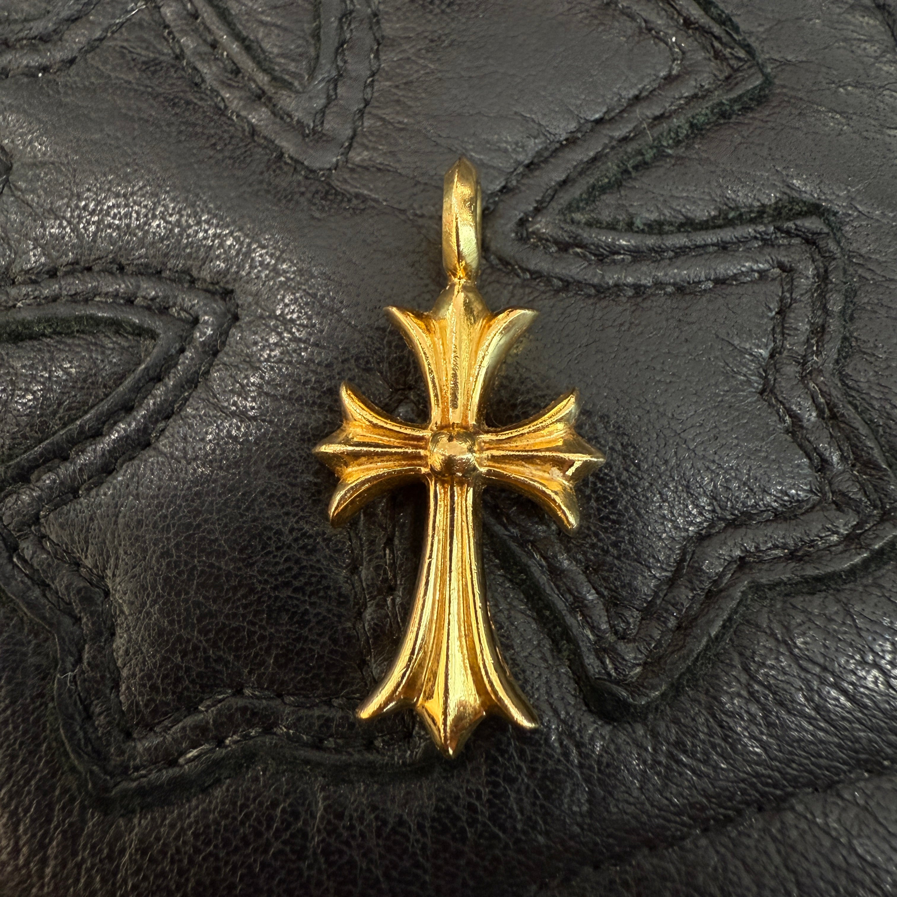 CHROME HEARTS 22K Tiny Fat Cross Pave Diamond Pendant Top クロム