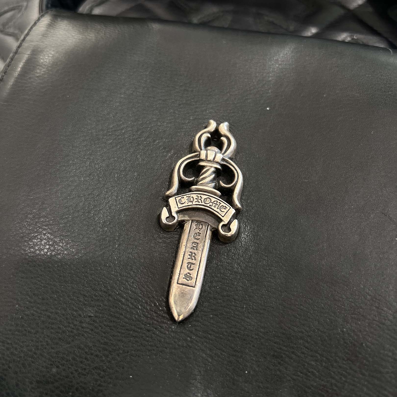 クロムハーツ マイロ ラージダガー メールショルダーバッグ CHROME HEARTS(クロムハーツ) MILO LARGE DAGGER BAGマイロ