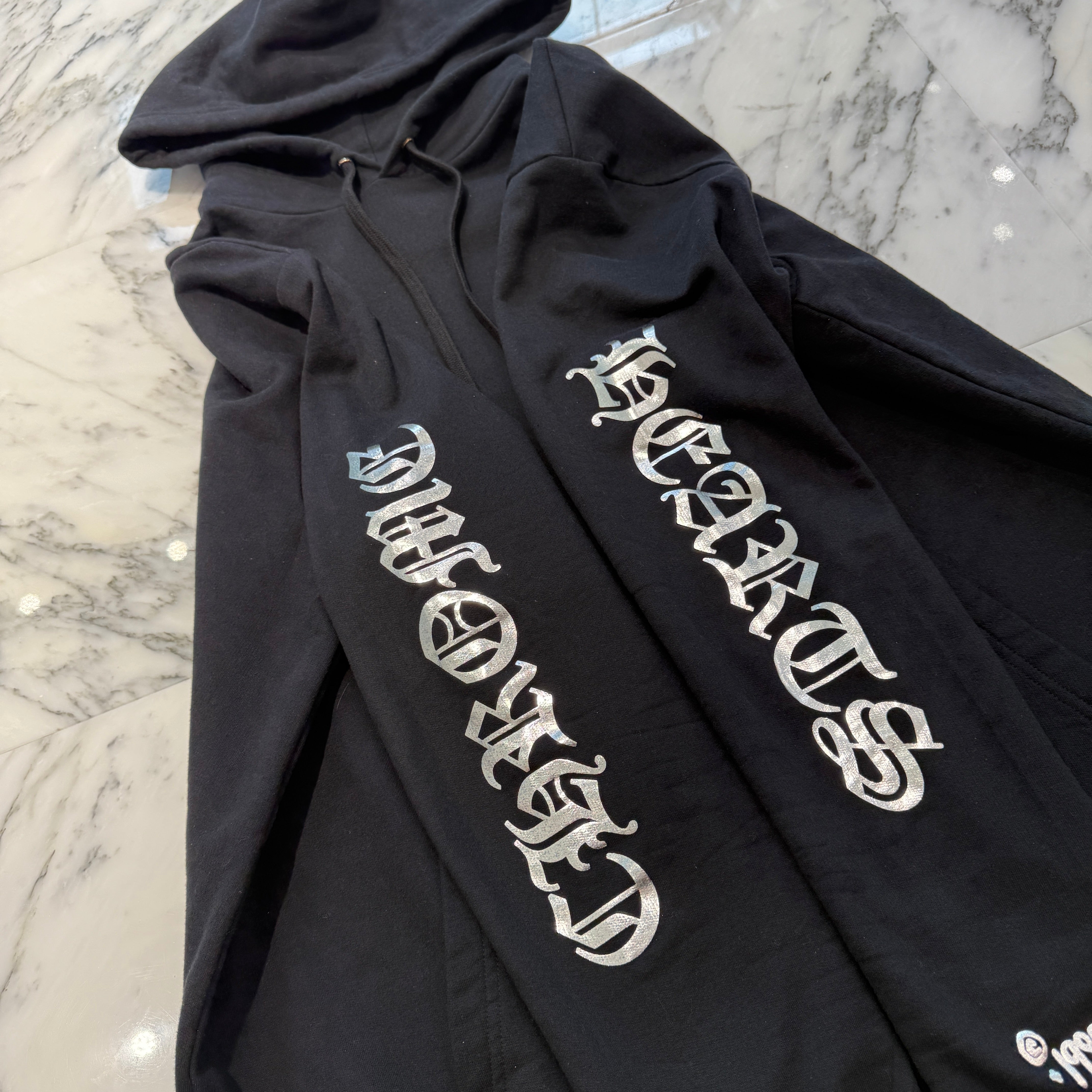 CHROME HEARTS 2025AW 1988 Silver Vertical Logo Pullover Hoodie Size XL クロムハーツ 1988 シルバー ヴァーティカルロゴ プルオーバーフーディー サイズXL