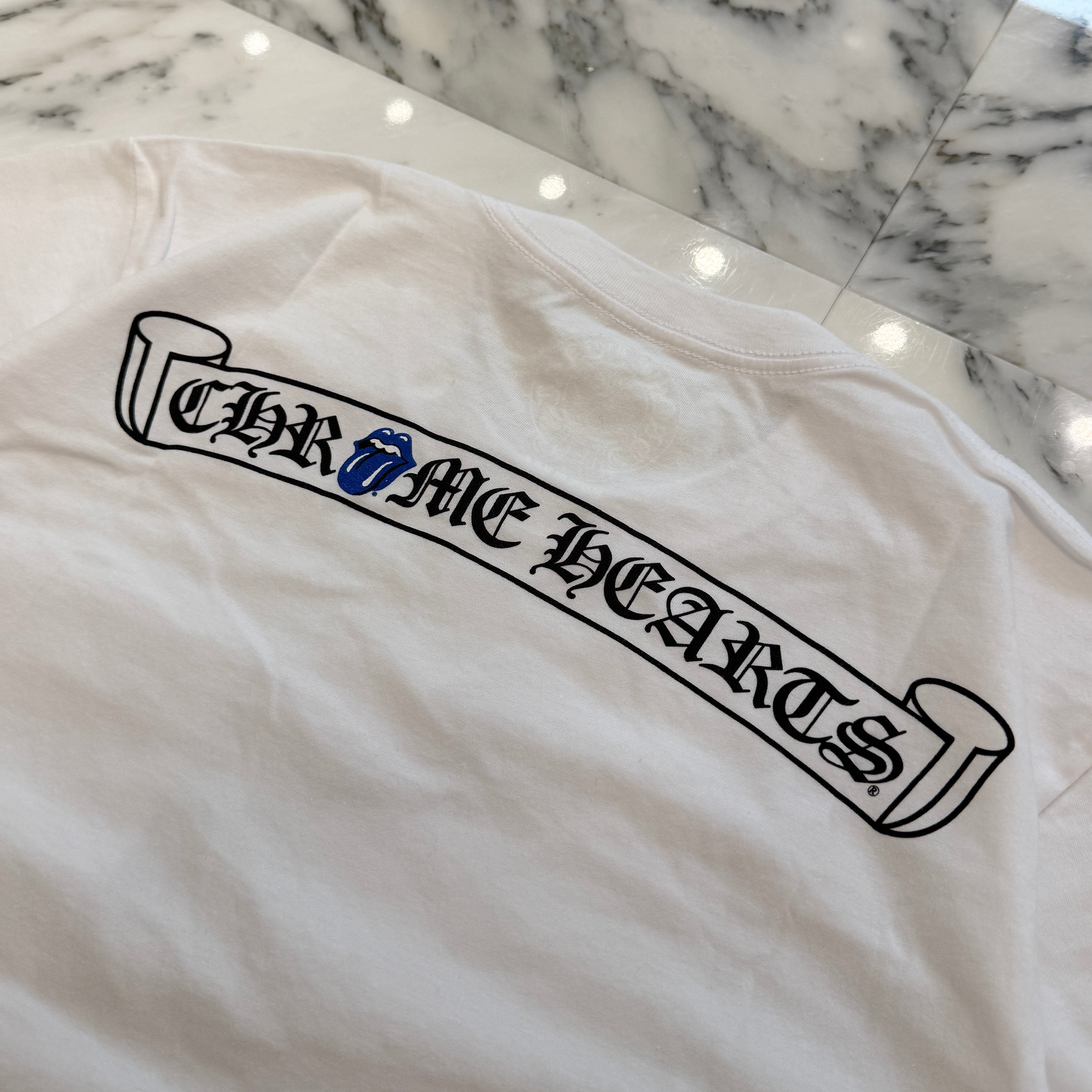 CHROME HEARTS × The Rolling Stones 2024SS Lip Tan Neck Logo Back Scroll Tee Size M クロムハーツ × ローリングストーンズ リップアンドタン ネックロゴ バックスクロール Tシャツ サイズM