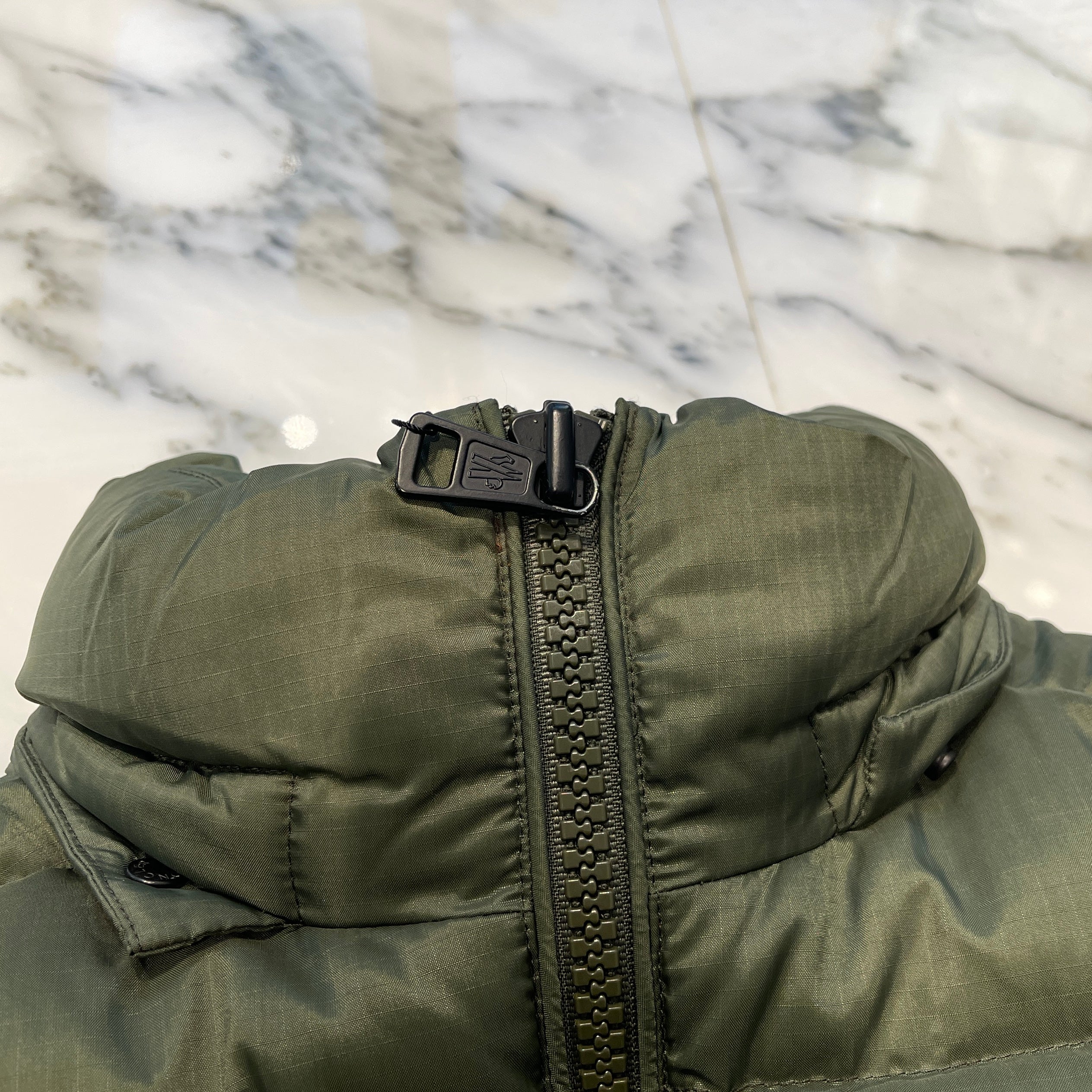 MONCLER × UNDEFEATED 2020AW Allenski Back Logo Down Jacket F20921A51710 Size 1 モンクレール × アンディフィーテッド アレンスキー バックロゴ ダウンジャケット サイズ1