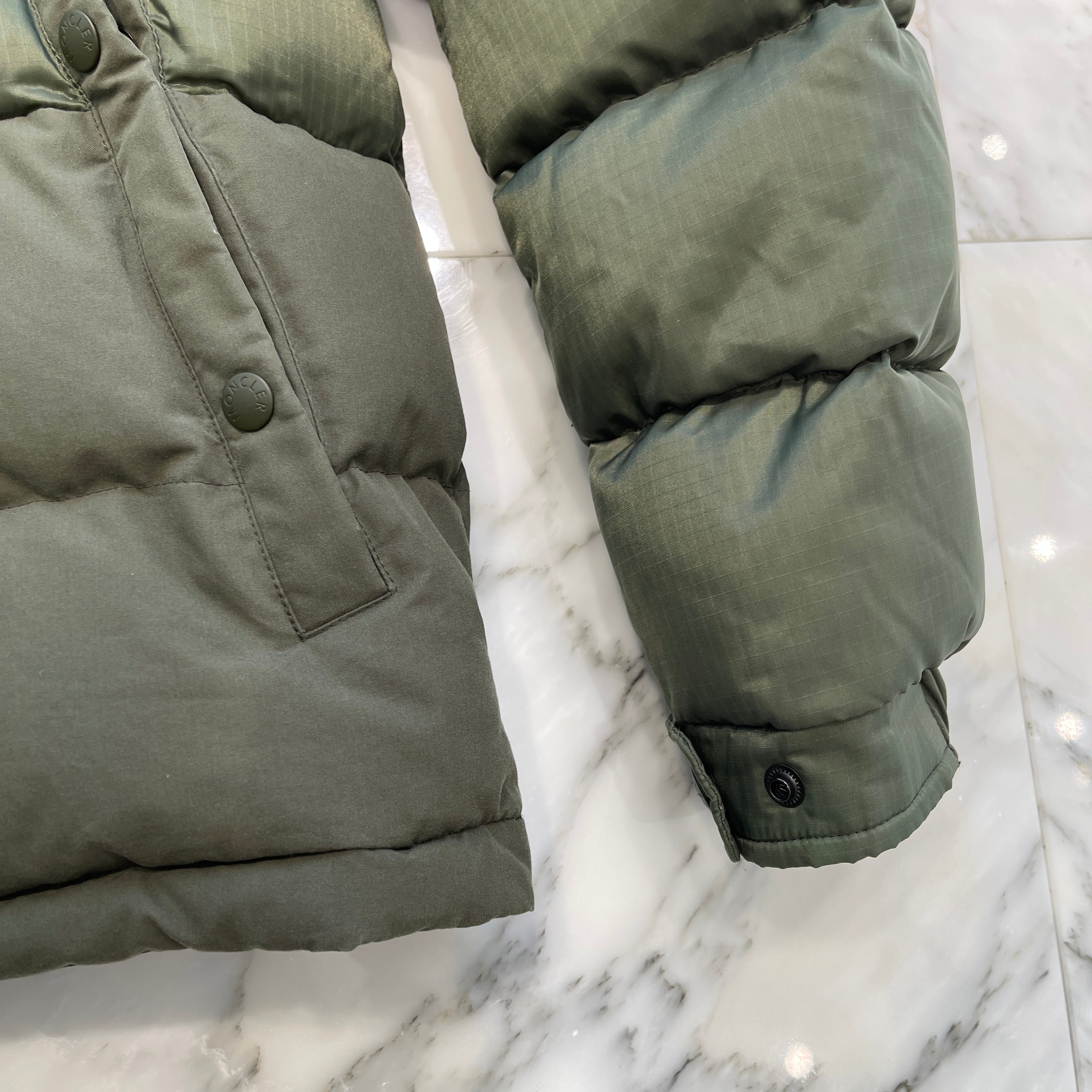 MONCLER × UNDEFEATED 2020AW Allenski Back Logo Down Jacket F20921A51710 Size 1 モンクレール × アンディフィーテッド アレンスキー バックロゴ ダウンジャケット サイズ1