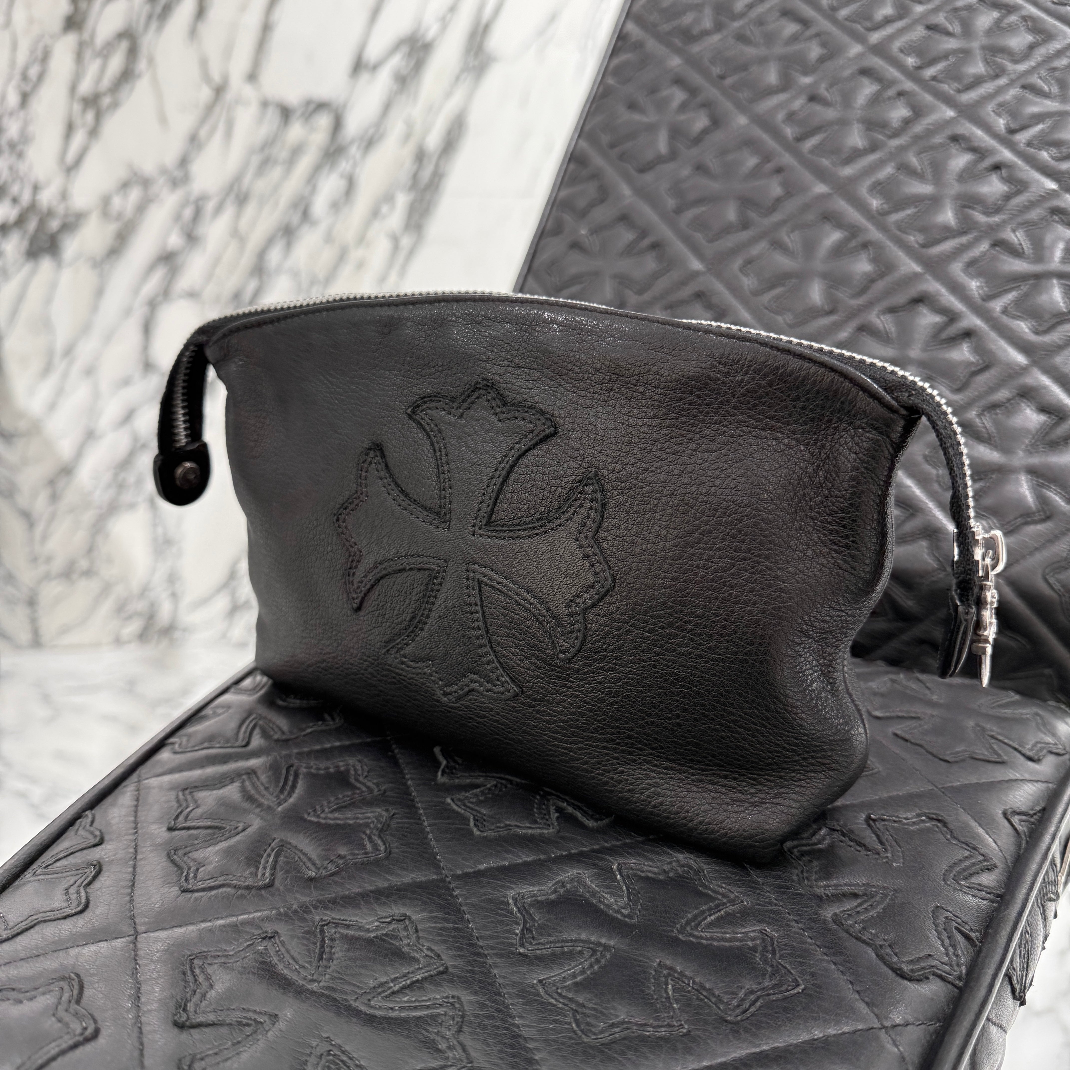 クロムハーツ  INSANITY CH PLS/インサニティCHプラス CHプラスパッチレザーポーチ メンズ CHROME HEARTS INSANITY CH Plus Patch Leather Poach クロムハーツ