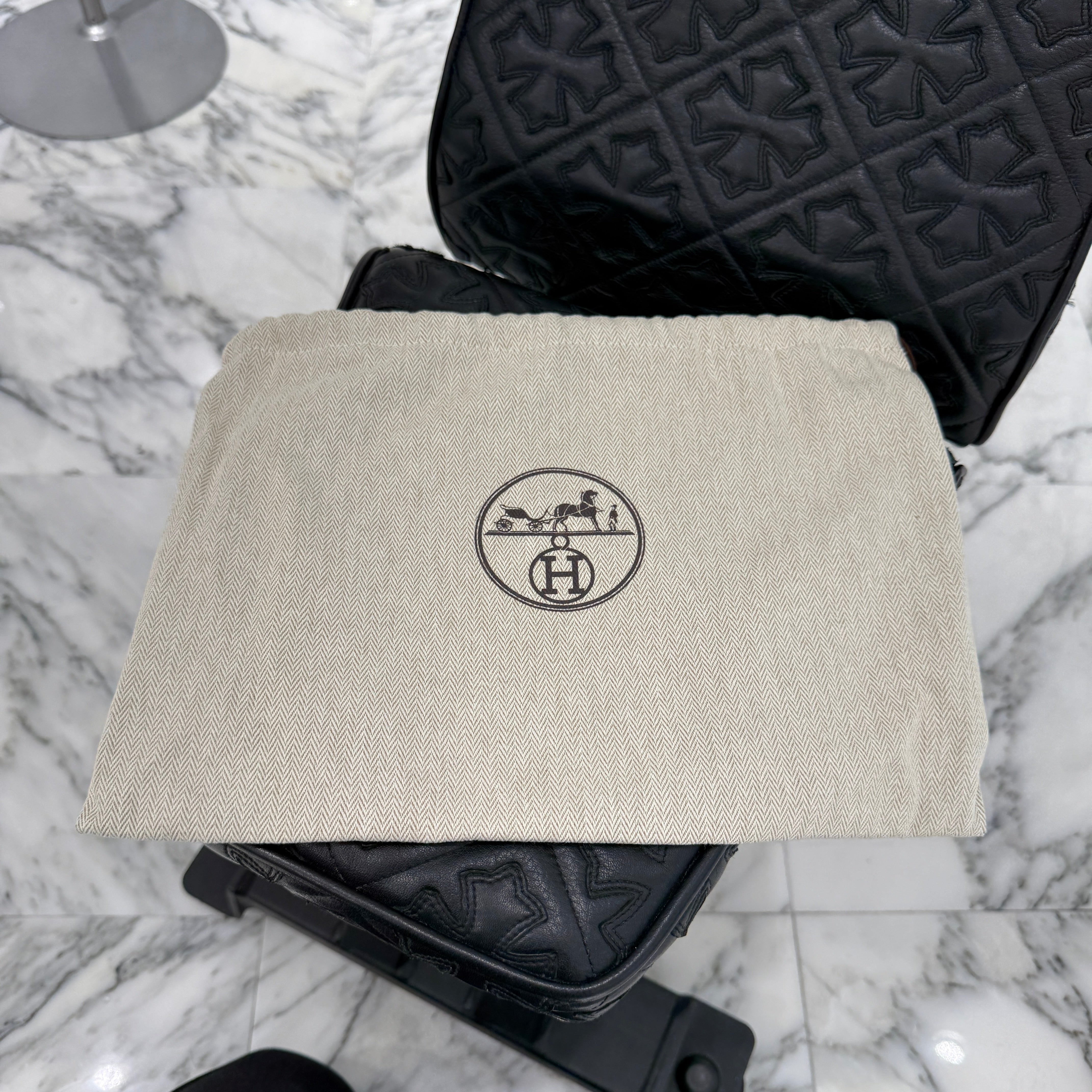 HERMES Geta Shoulder Bag "NOIR" W刻印 085052CCAD エルメス ゲタ ショルダーバッグ ”ノワール” W刻印