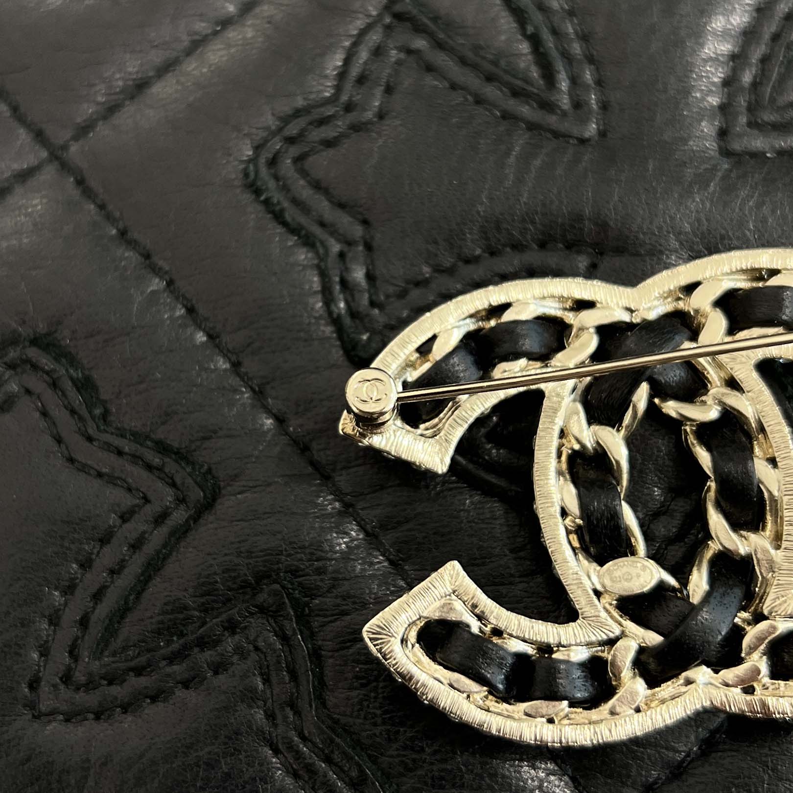 CHANEL B23P Coco Mark Rhinestone Leather Brooch シャネル B23P ココマーク ラインストーン レザーブローチ