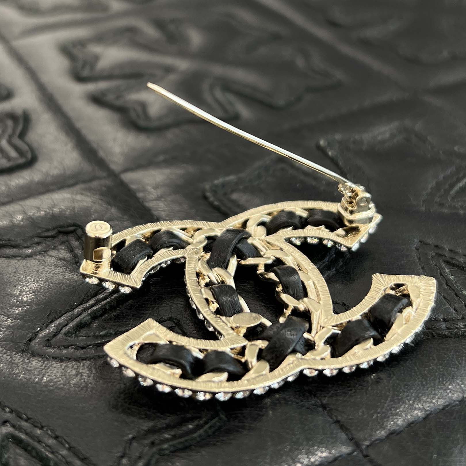 CHANEL B23P Coco Mark Rhinestone Leather Brooch シャネル B23P ココマーク ラインストーン レザーブローチ