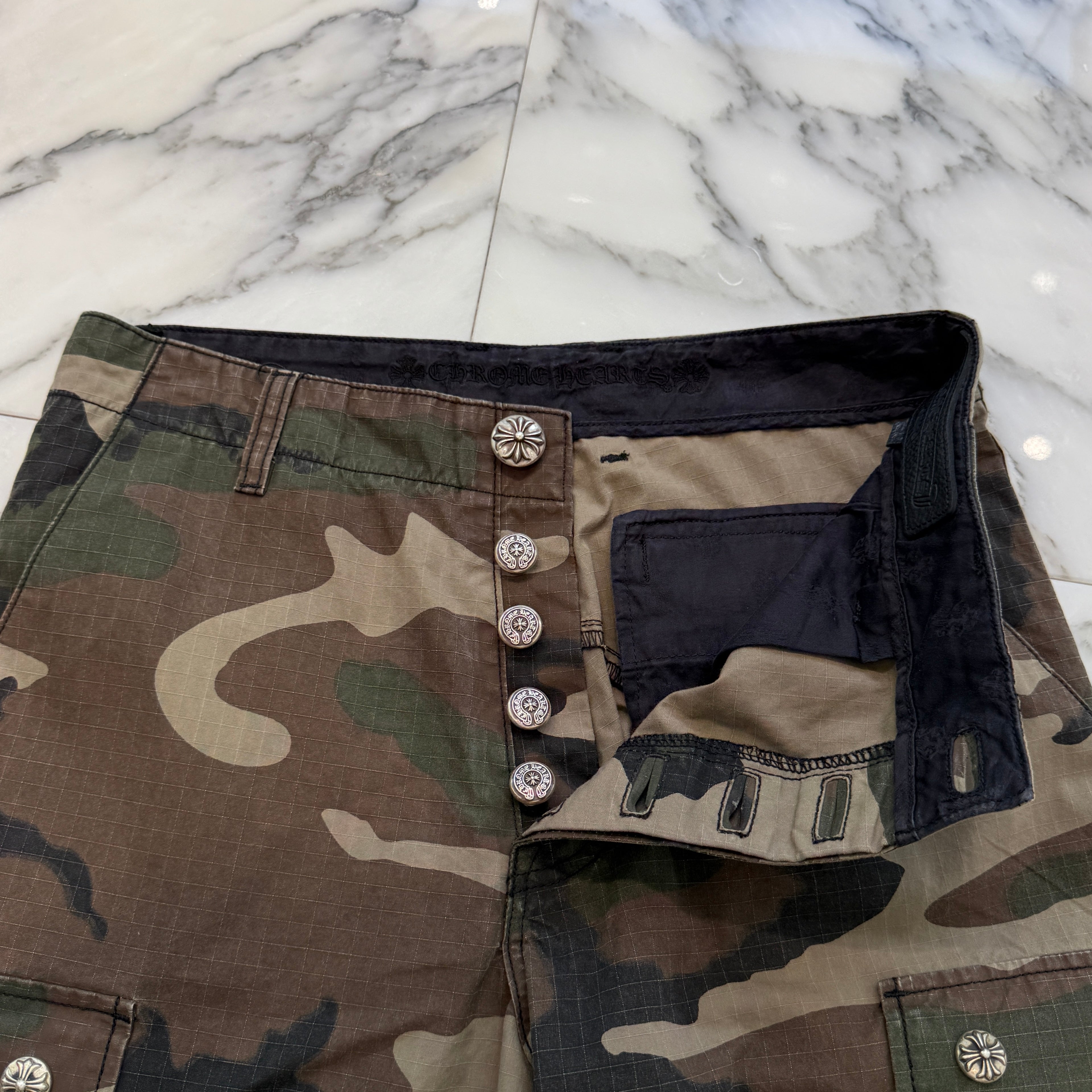 CHROME HEARTS Cross Ball Button Camo Cargo Pants Size 30 クロムハーツ クロスボールボタン カモ カーゴパンツ サイズ30