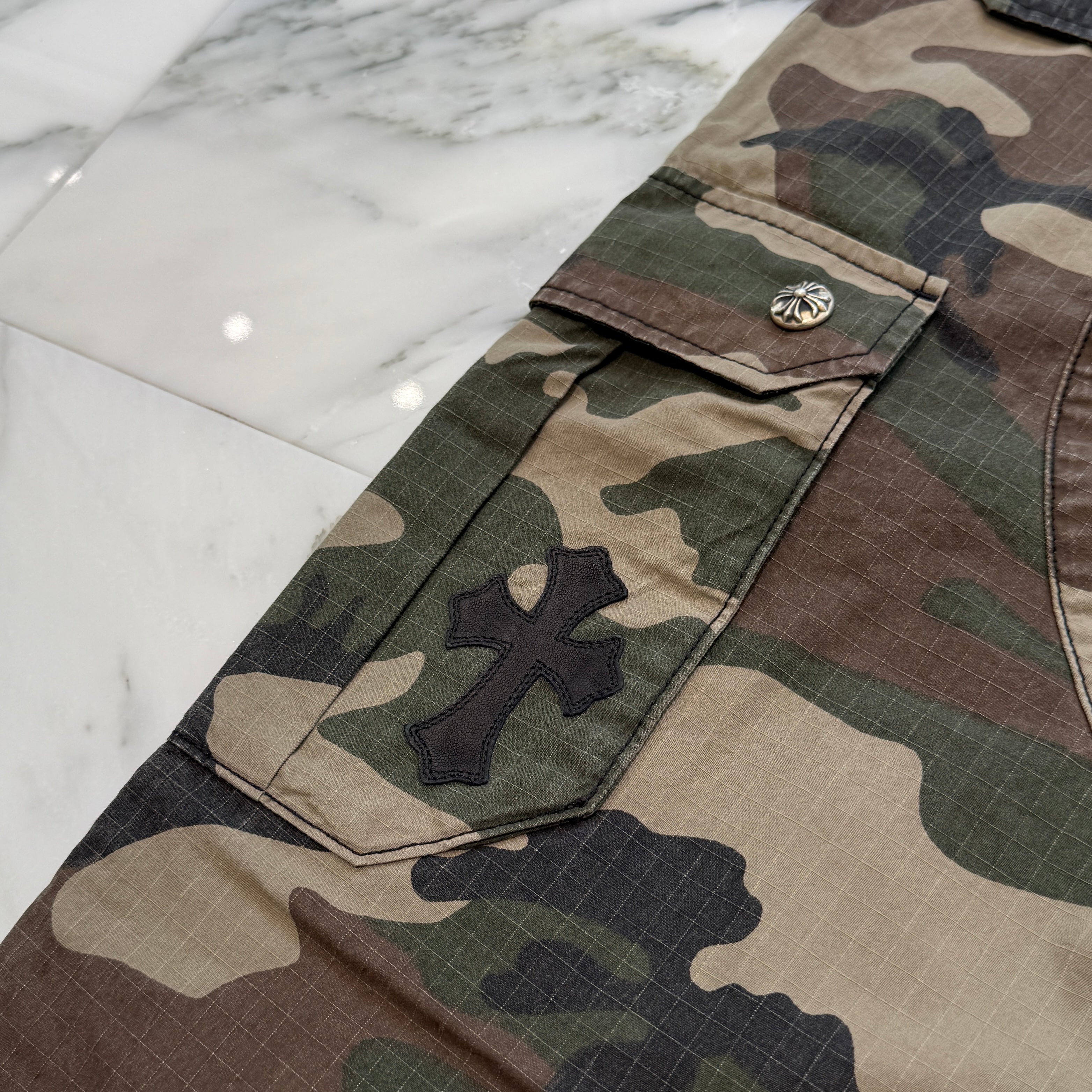 CHROME HEARTS Cross Ball Button Camo Cargo Pants Size 30 クロムハーツ クロスボールボタン カモ カーゴパンツ サイズ30