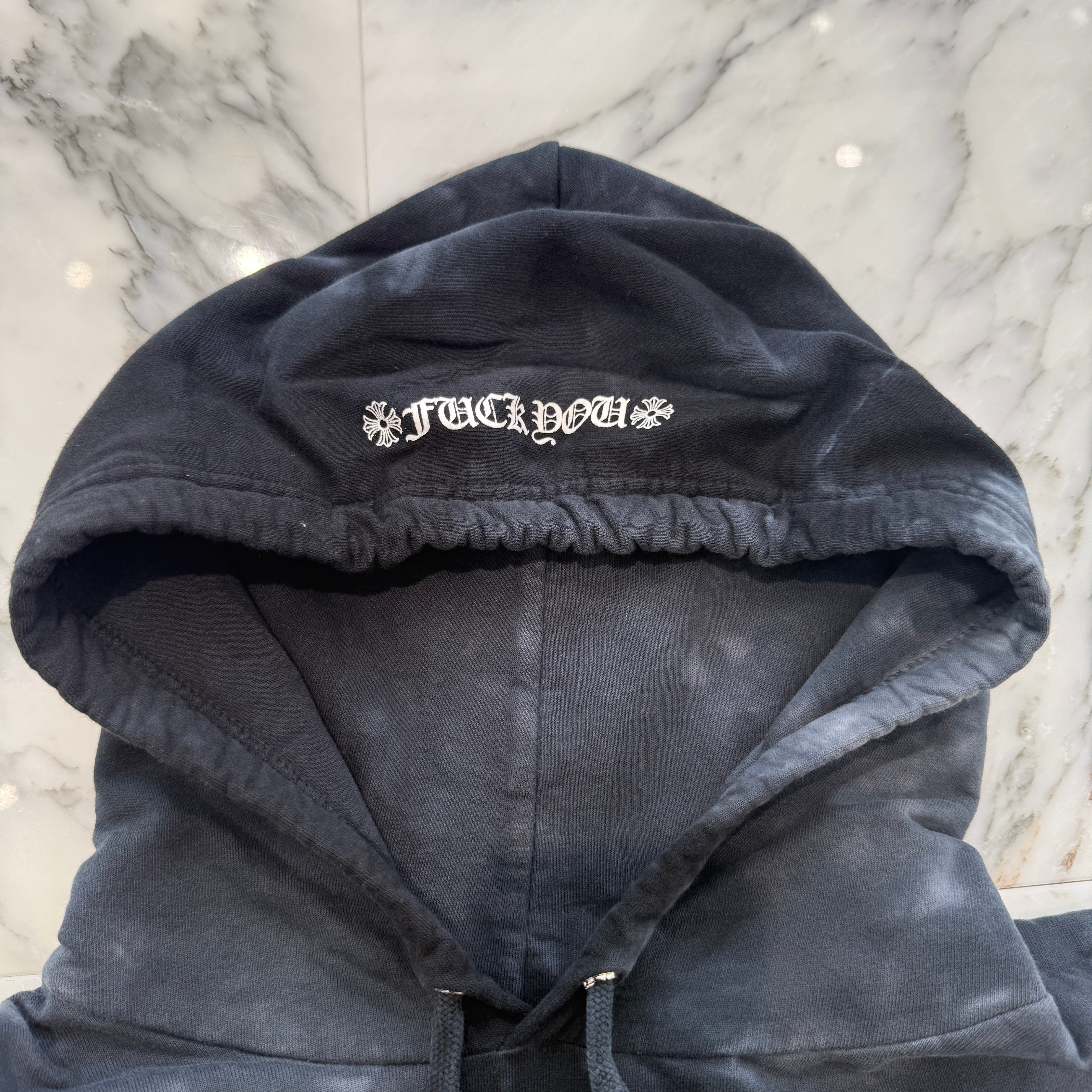 CHROME HEARTS Vertical Logo Horseshoe Tie Dye Pullover Hoodie Size XL クロムハーツ ヴァーティカルロゴ ホースシュー タイダイ プルオーバーフーディー サイズXL