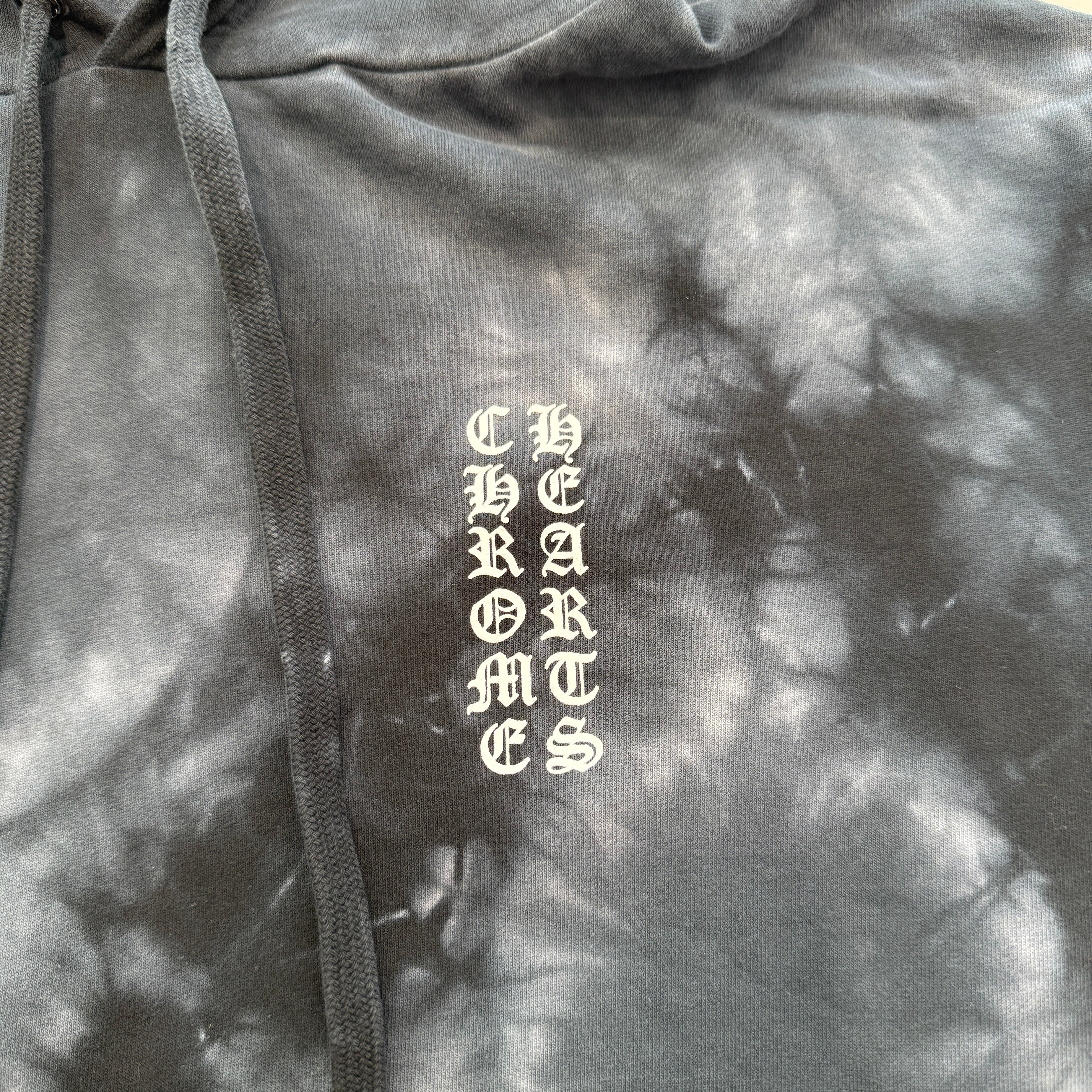 CHROME HEARTS Vertical Logo Horseshoe Tie Dye Pullover Hoodie Size XL クロムハーツ ヴァーティカルロゴ ホースシュー タイダイ プルオーバーフーディー サイズXL