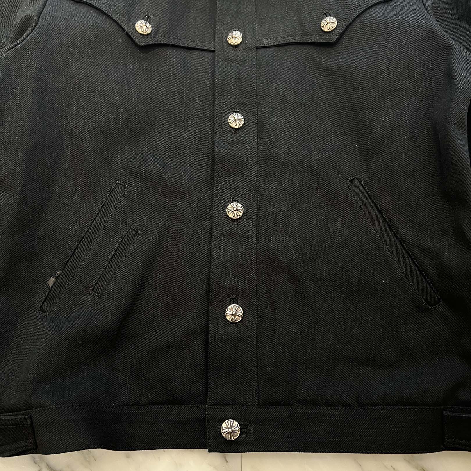 CHROME HEARTS Floral Cross Leather Patch Flare Knee Sleeve Denim Jacket Size M クロムハーツ フローラルクロス レザーパッチ フレアニー スリーブ デニムジャケット サイズM