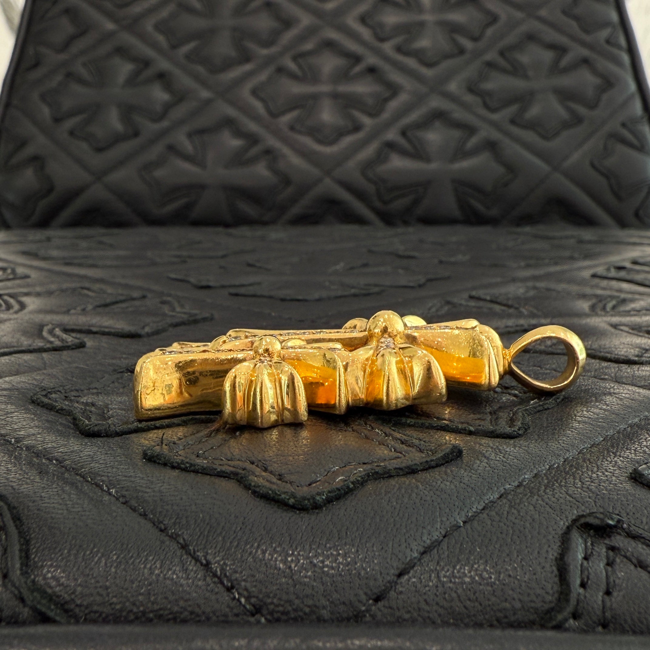 CHROME HEARTS 22K Triple CH Cross Pave Diamond Pendant Top クロム