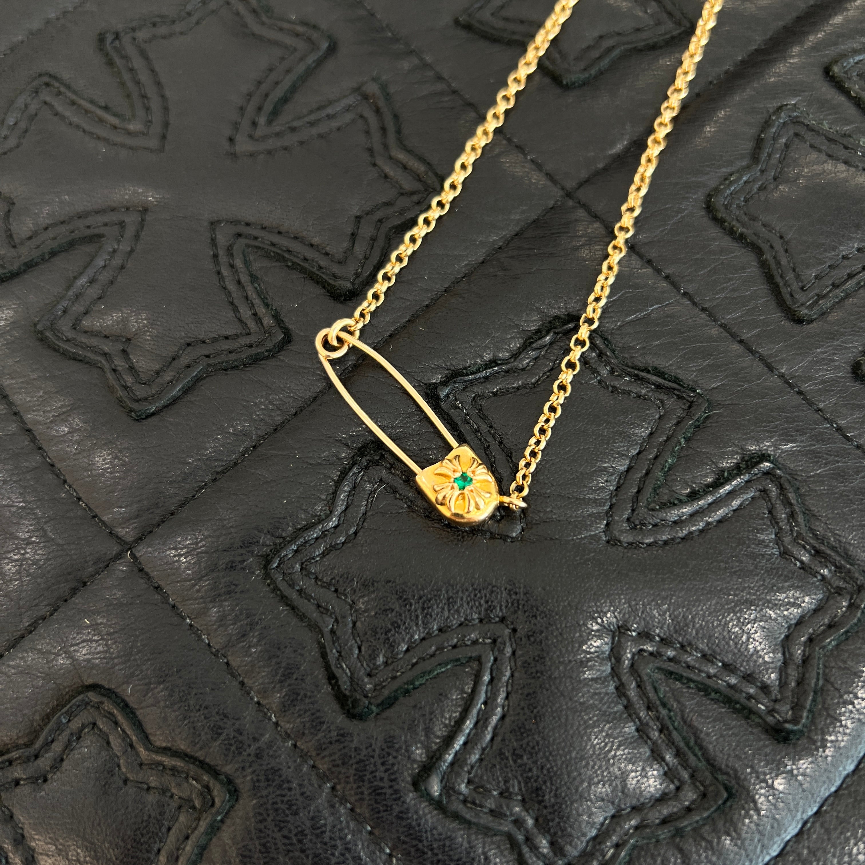 CHROME HEARTS 22K Safety Pin 1 Emerald Roll Chain Necklace Size 16 Inch クロムハーツ 22K セーフティピン 1エメラルド ロールチェーン ネックレス 16インチ