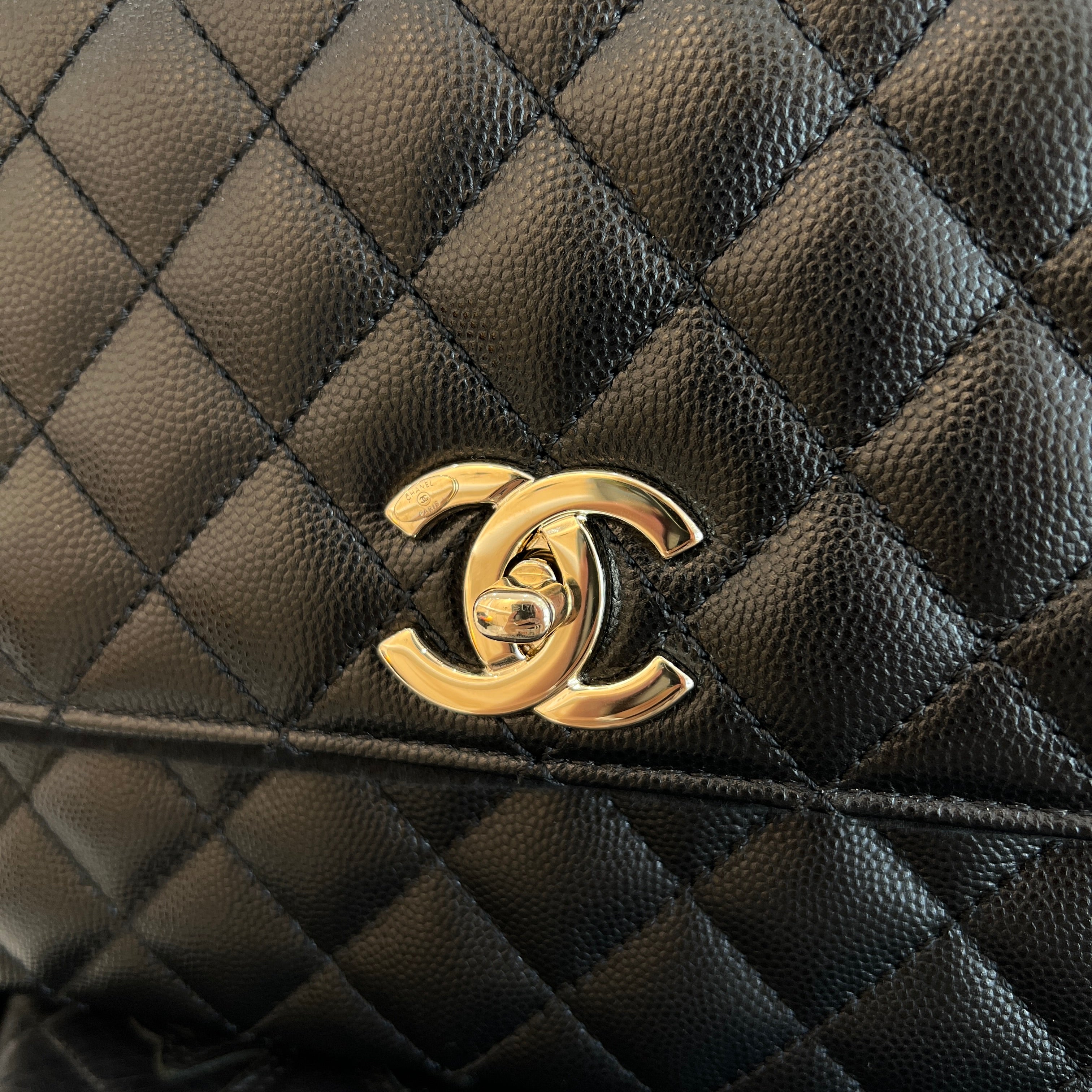 CHANEL 2023 Cruise Coco Handle 29 Leather Shoulder Bag A9290