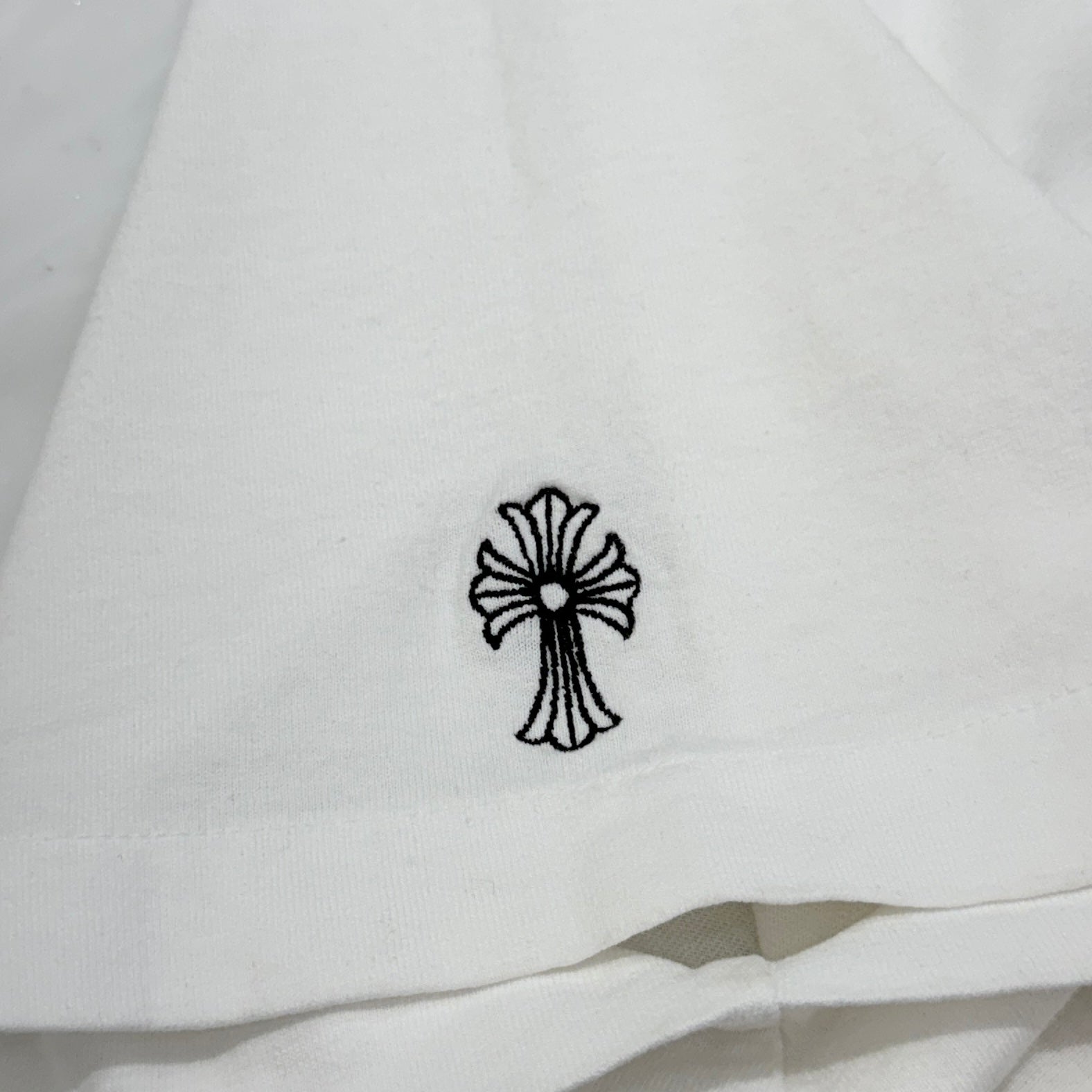 CHROME HEARTS Y NOT Vertical Logo Cross Embroidery Tee Size L クロムハーツ ワイノット バーティカルロゴ クロス刺繍 Tシャツ サイズL