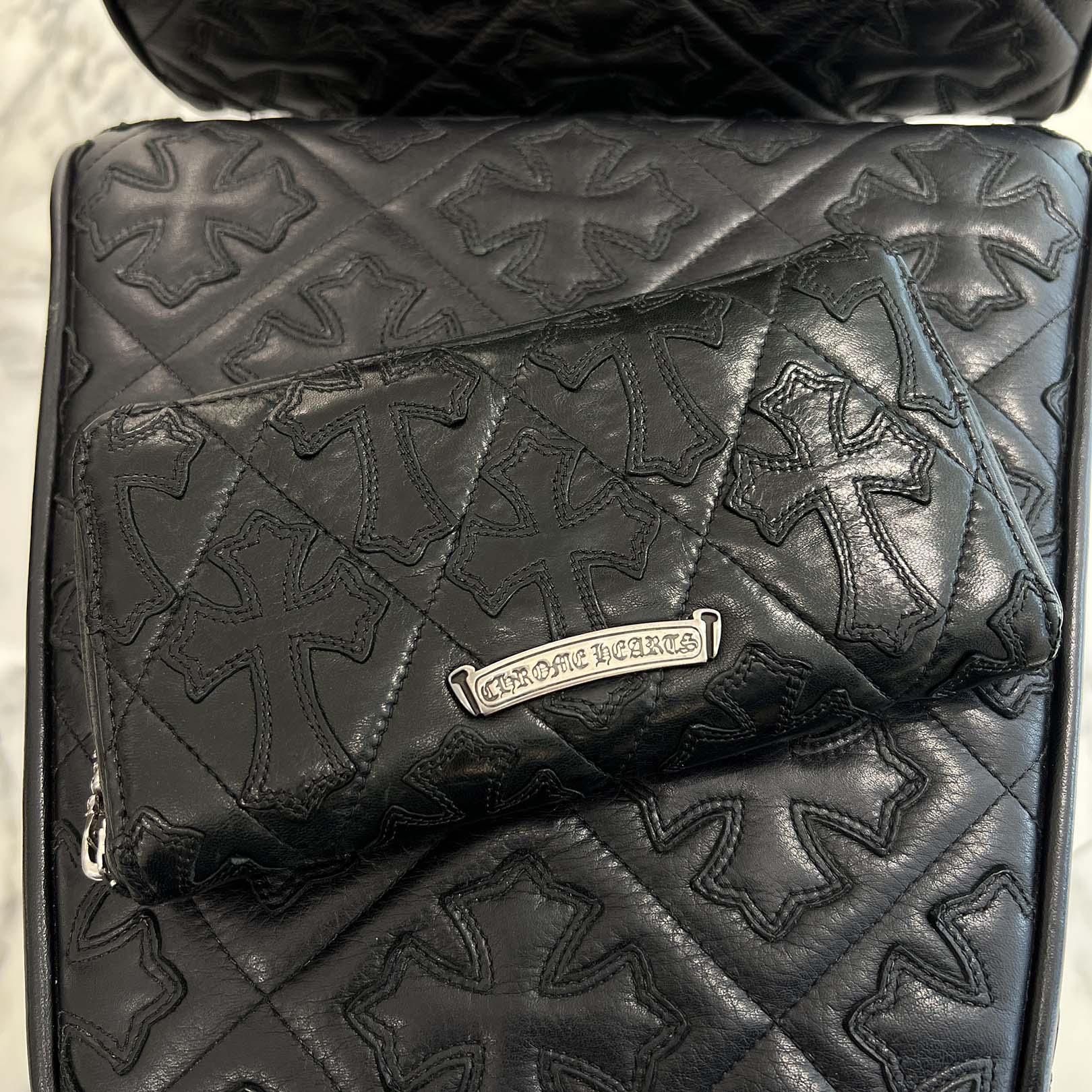 CHROME HEARTS Cemetery Cross Leather Patch Quilting Leather Wallet クロムハーツ セメタリークロス レザーパッチ キルティングレザー ウォレット