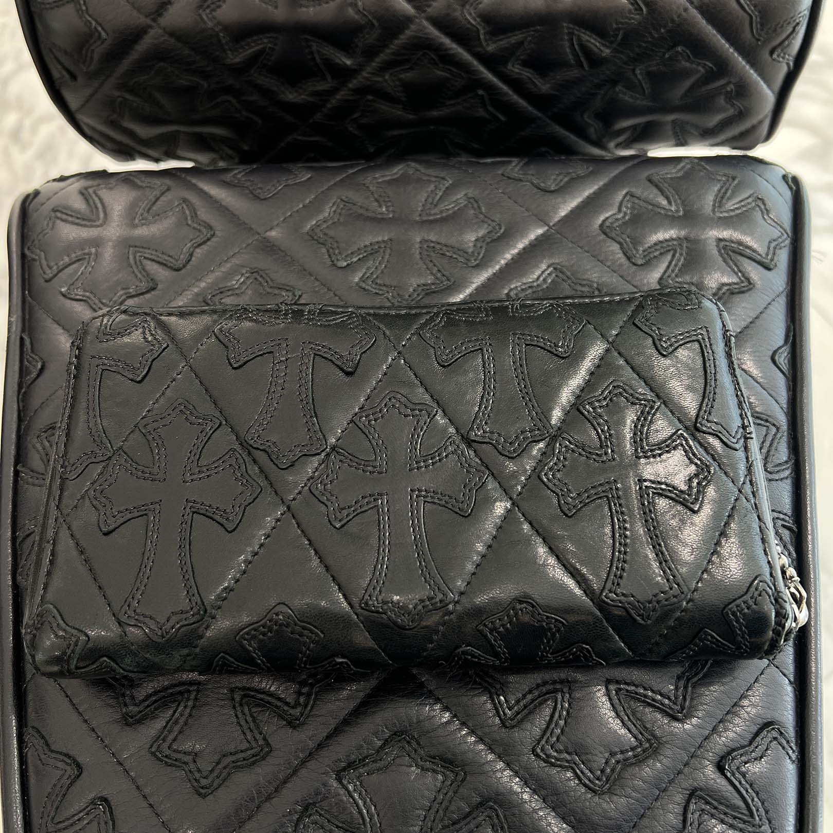 CHROME HEARTS Cemetery Cross Leather Patch Quilting Leather Wallet クロムハーツ セメタリークロス レザーパッチ キルティングレザー ウォレット