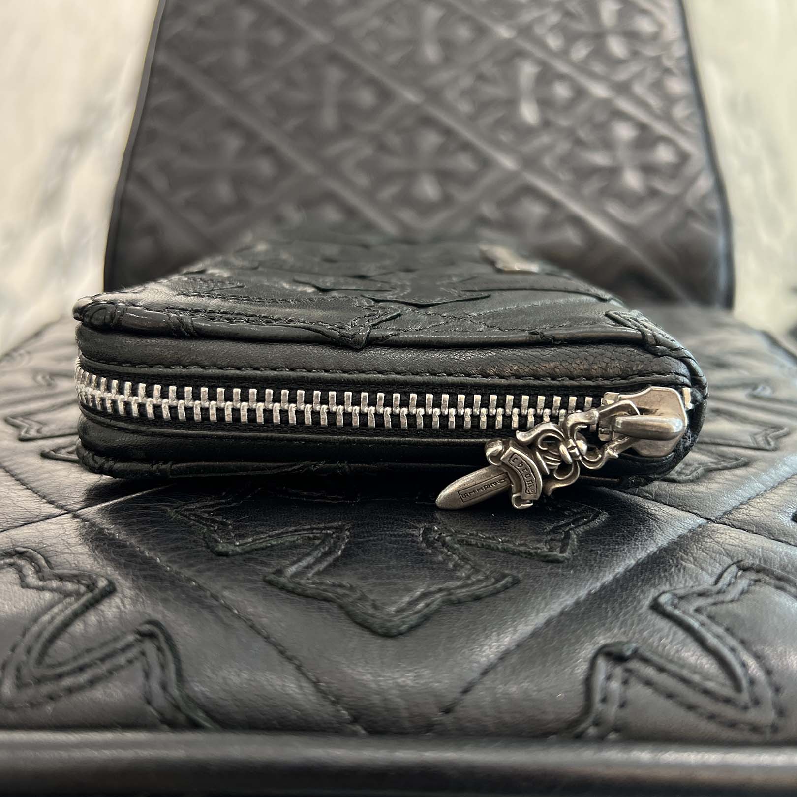 CHROME HEARTS Cemetery Cross Leather Patch Quilting Leather Wallet クロムハーツ セメタリークロス レザーパッチ キルティングレザー ウォレット