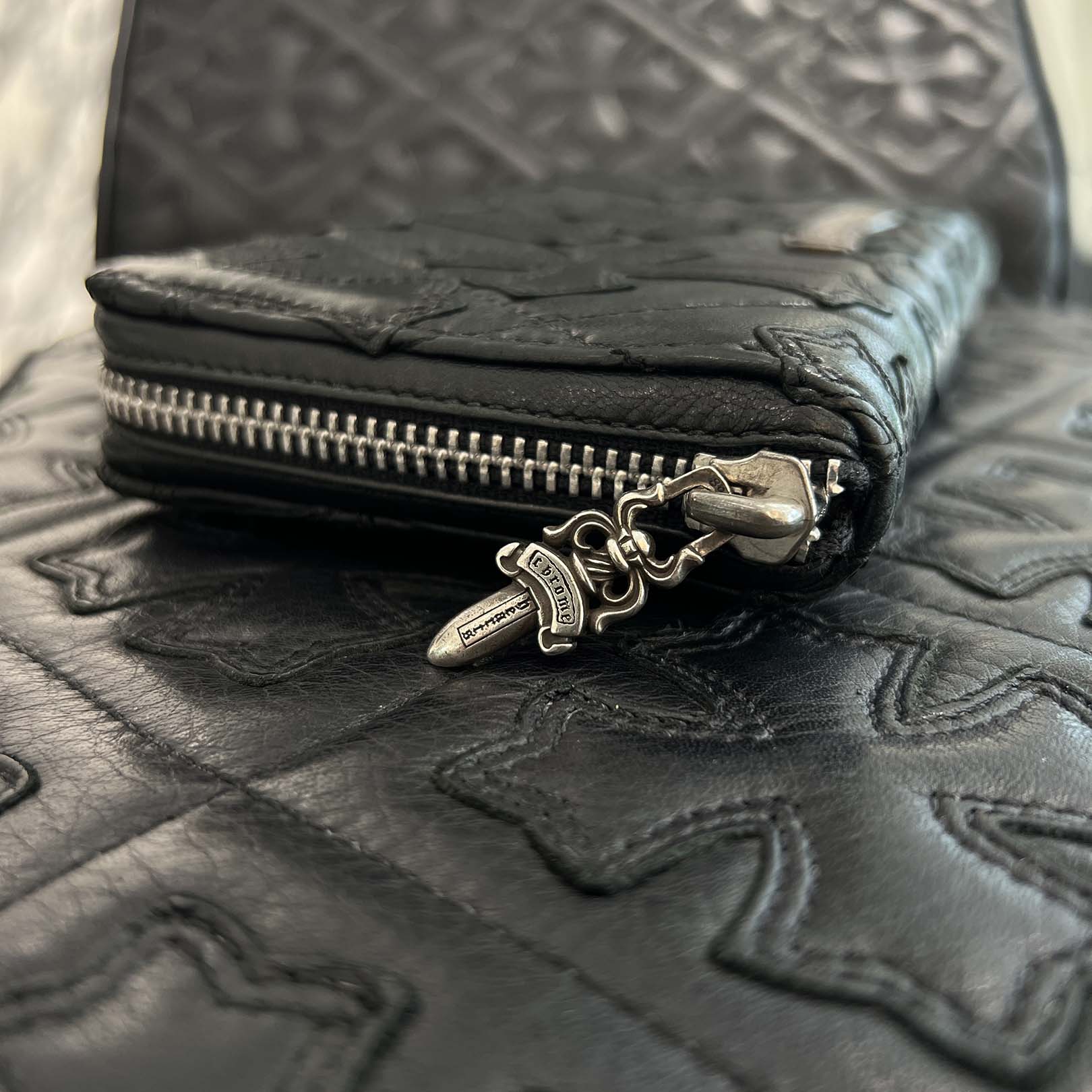 CHROME HEARTS Cemetery Cross Leather Patch Quilting Leather Wallet クロムハーツ セメタリークロス レザーパッチ キルティングレザー ウォレット