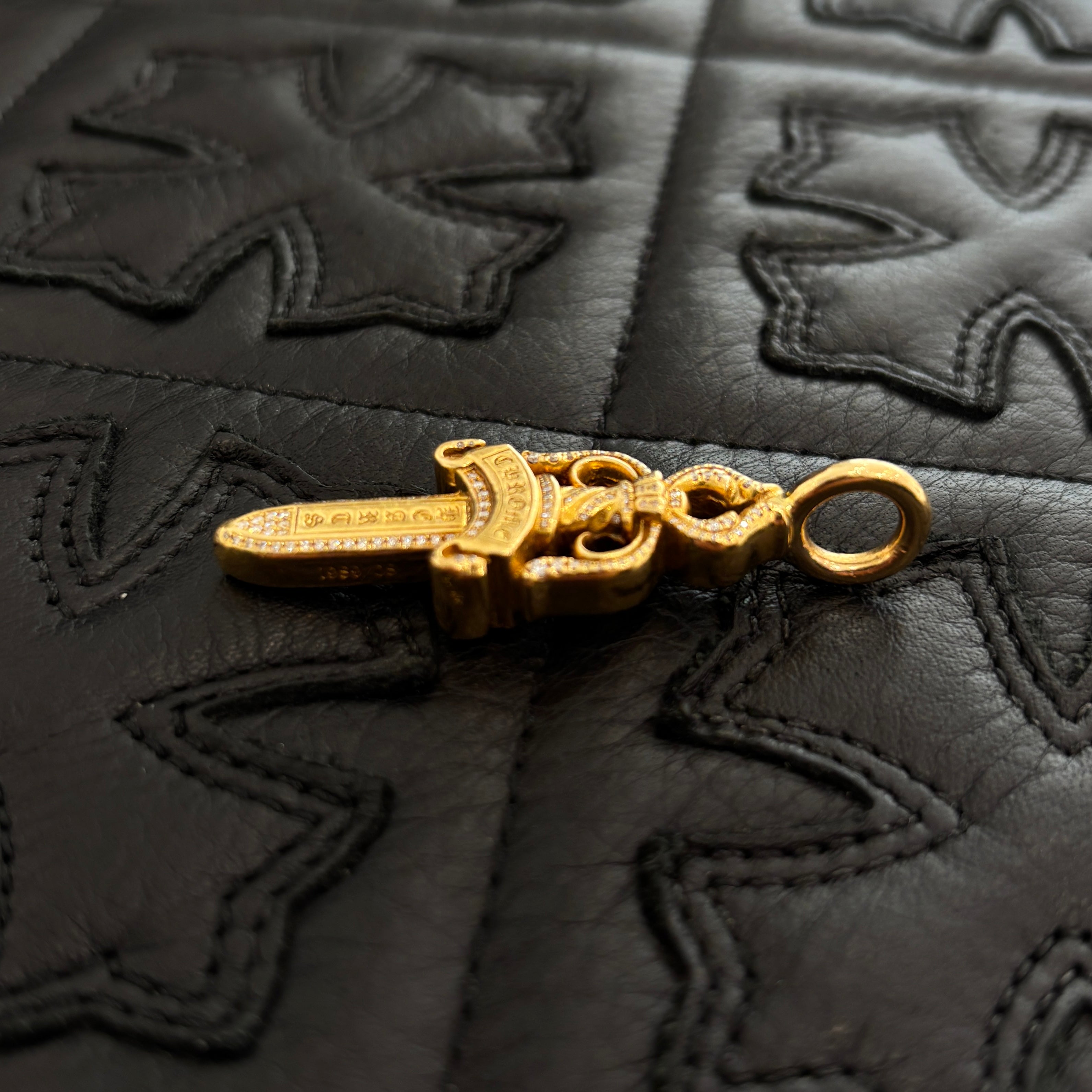 CHROME HEARTS 22K Double Dagger Pave Diamond Pendant Top クロム