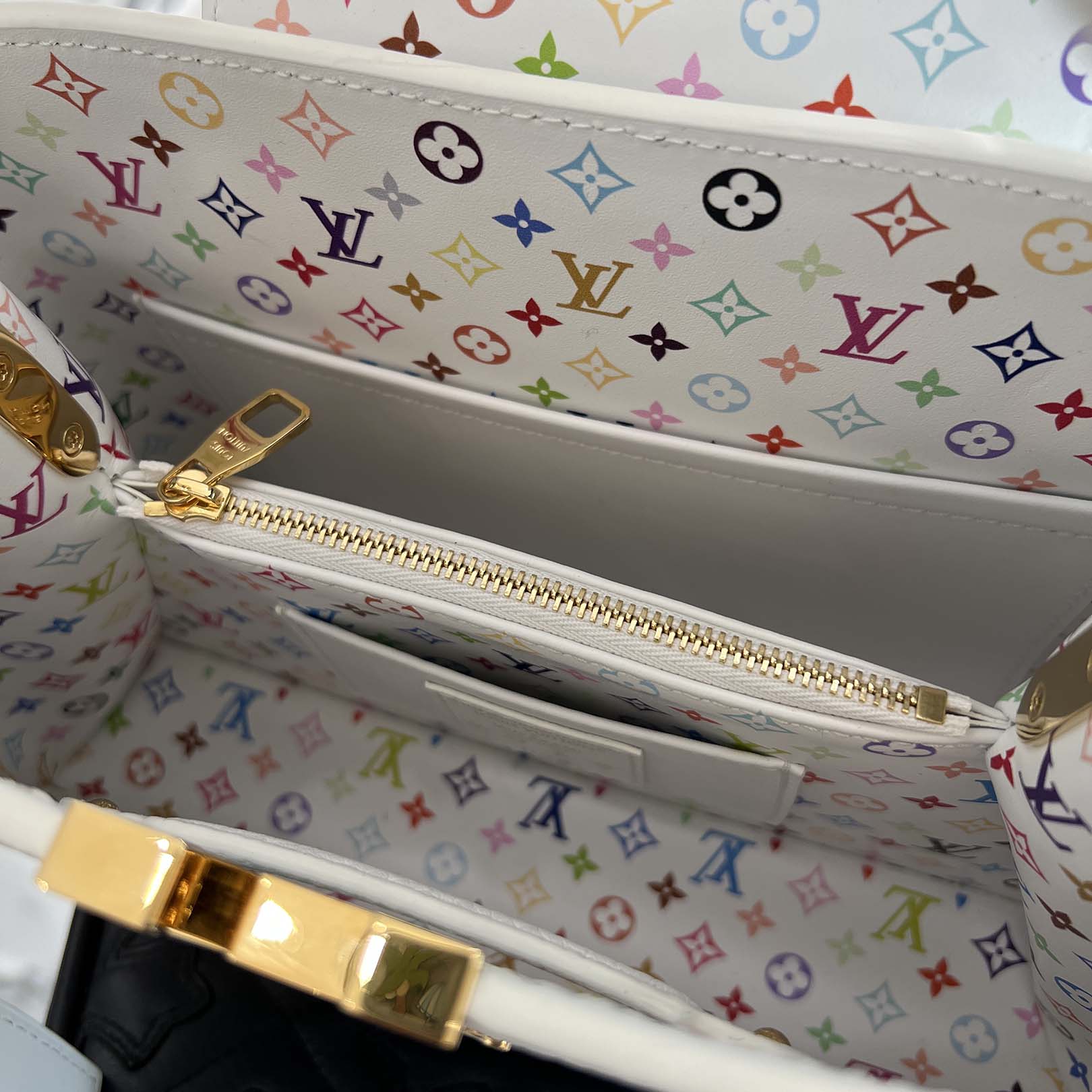 LOUIS VUITTON × Takashi Murakami 2025SS Capucines BB "Blanc" M13253 ルイヴィトン × 村上隆 カプシーヌ BB "ブラン"
