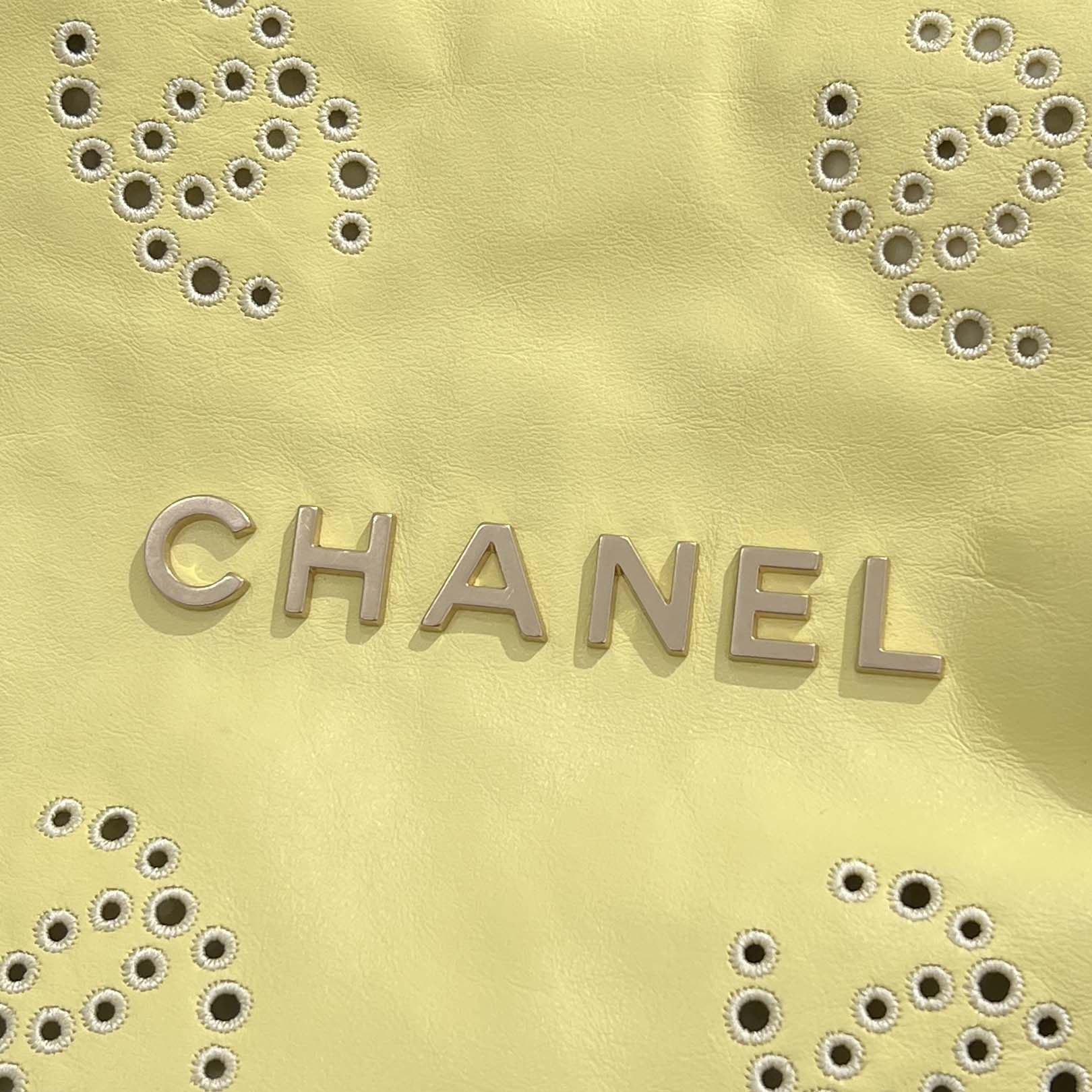 CHANEL 22 Small Shiny Calf Leather Chain Shoulder Bag シャネル 22 スモール シャイニーカーフスキン チェーン ショルダーバッグ