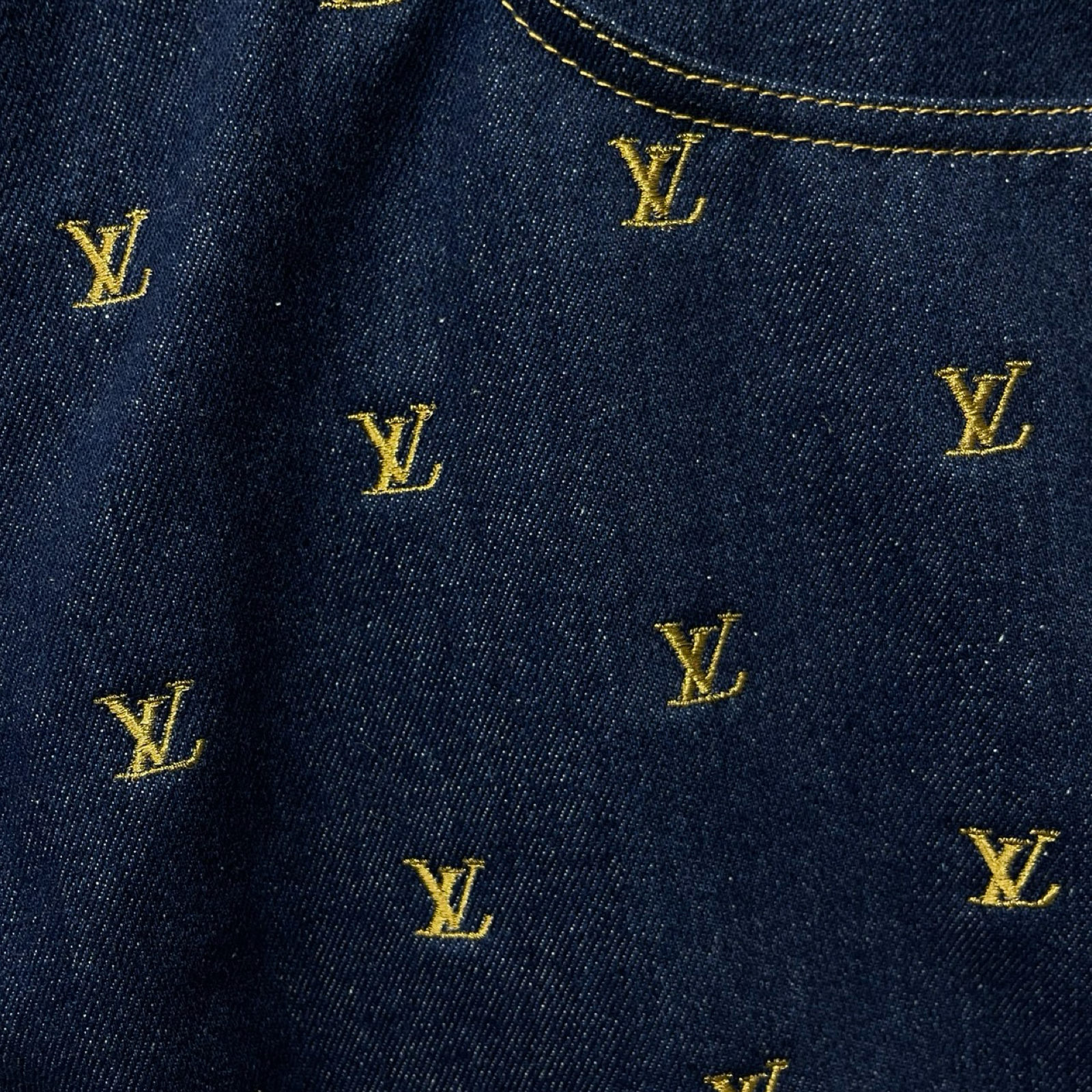 LOUIS VUITTON 2024SS Embroidered Signature Denim Shorts 1AFIAM Size 36