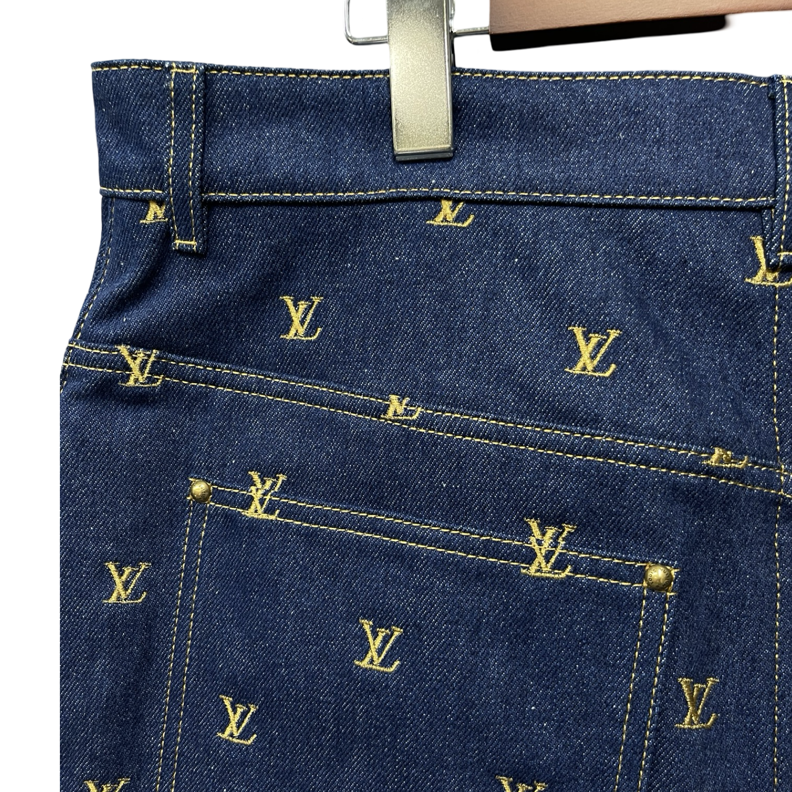 LOUIS VUITTON 2024SS Embroidered Signature Denim Shorts 1AFIAM Size 36