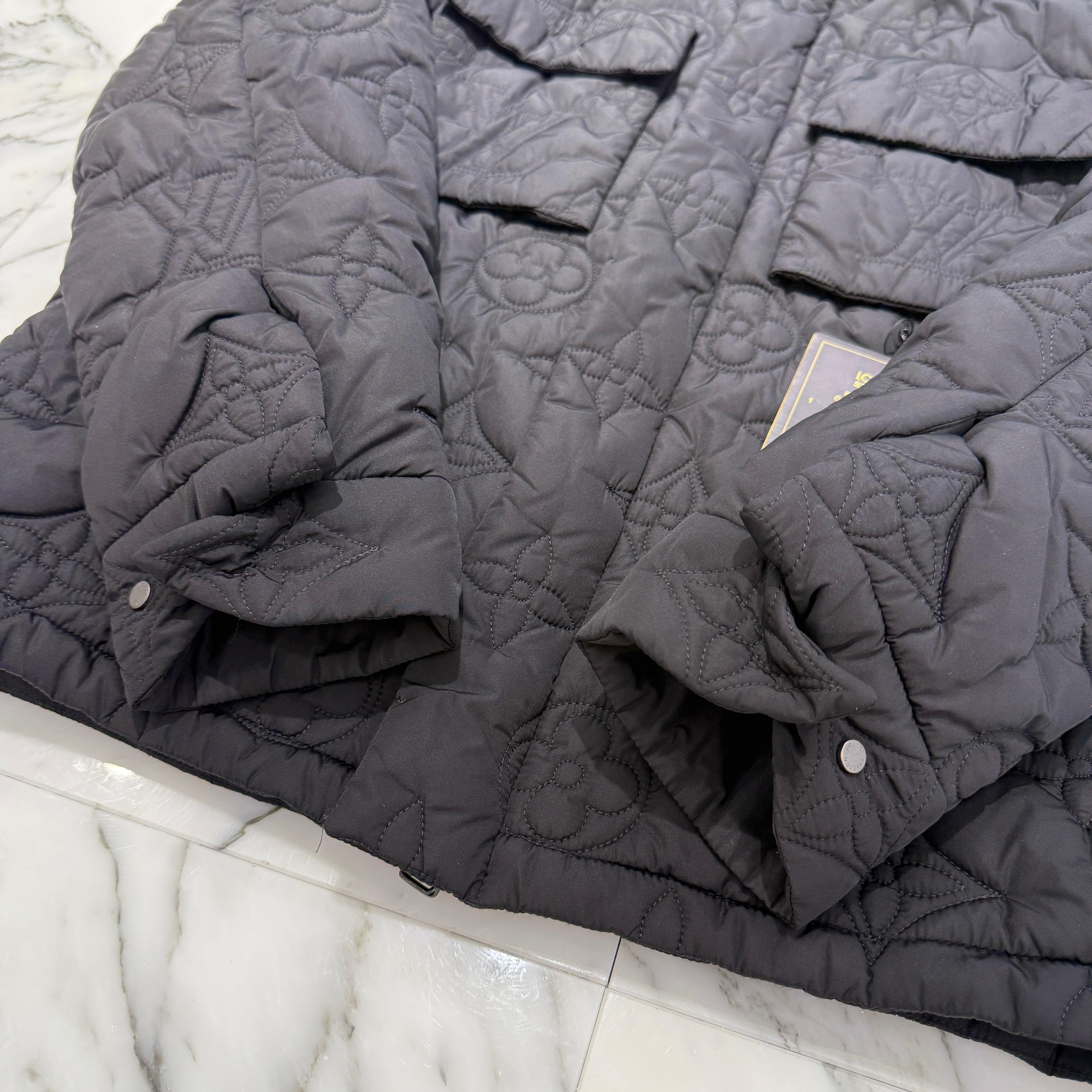 LOUIS VUITTON 2023AW Monogram Padded Light Blouson 1A5VAN Size 46 ルイヴィトン モノグラムパデッド ライトブルゾン サイズ46