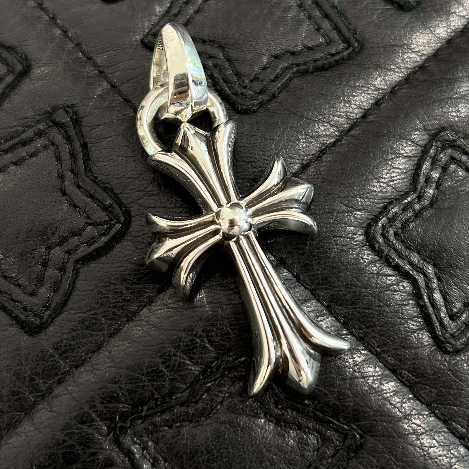 CHROME HEARTS Small CH Cross Pendant With Bail クロムハーツ スモール CHクロス ペンダント ウィズ ベイル シルバー925