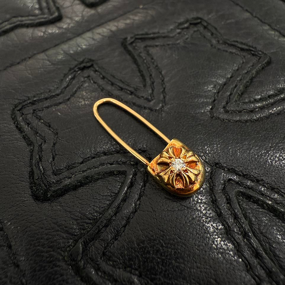CHROME HEARTS 22K Safety Pin 1 Diamond Earrings クロムハーツ 22K セーフティ ピン 1 ダイヤモンド イヤリング ピアス