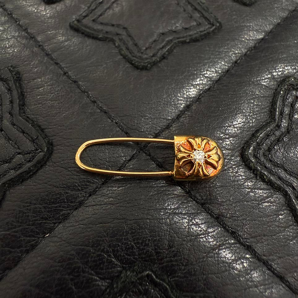 CHROME HEARTS 22K Safety Pin 1 Diamond Earrings クロムハーツ 22K セーフティ ピン 1 ダイヤモンド イヤリング ピアス