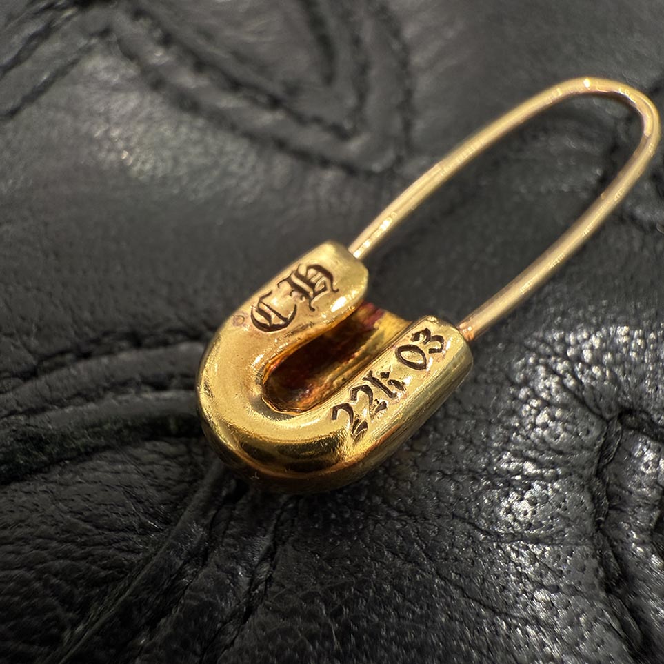 CHROME HEARTS 22K Safety Pin 1 Diamond Earrings クロムハーツ 22K セーフティ ピン 1 ダイヤモンド イヤリング ピアス