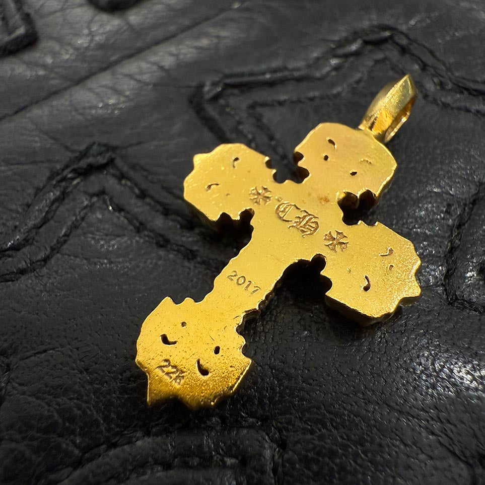 CHROME HEARTS 22K Tiny Filigree Cross Pave Diamond Pendent Top