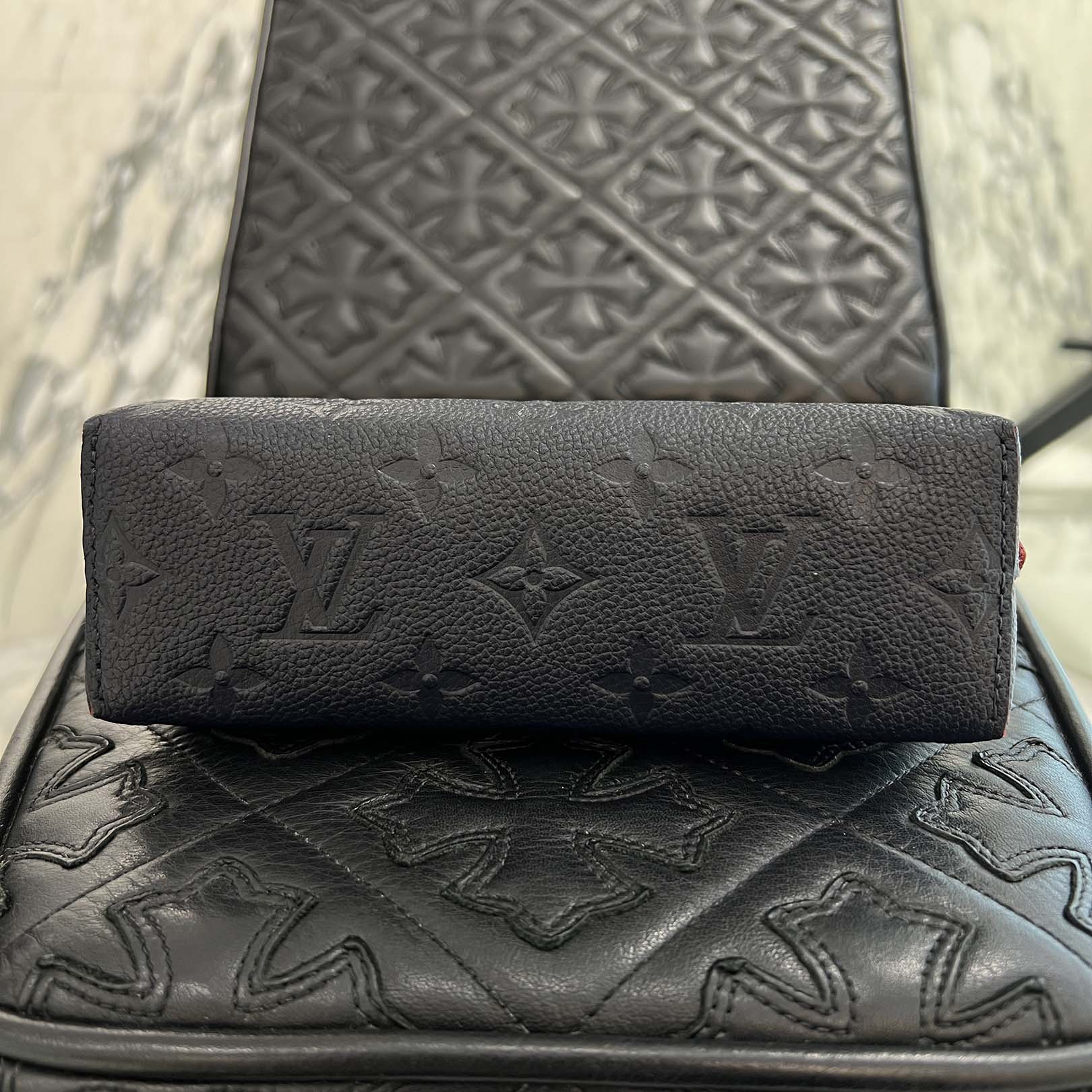 LOUIS VUITTON Monogram Empreinte Pochette Cosmetic PM M69413 ルイヴィトン モノグラム アンプラントポシェット・コスメティック PM