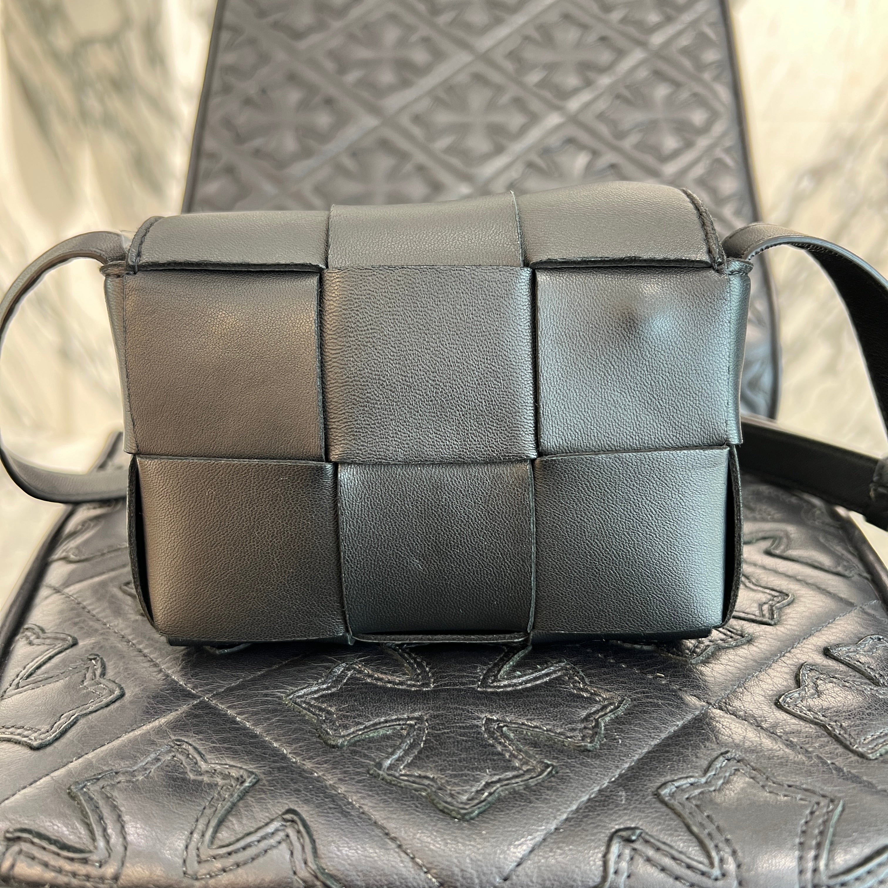 BOTTEGA VENETA キャンディー カセット ＊ポリッジ＊ BOTTEGA VENETTA Candy Cassette Mini Shoulder Bag