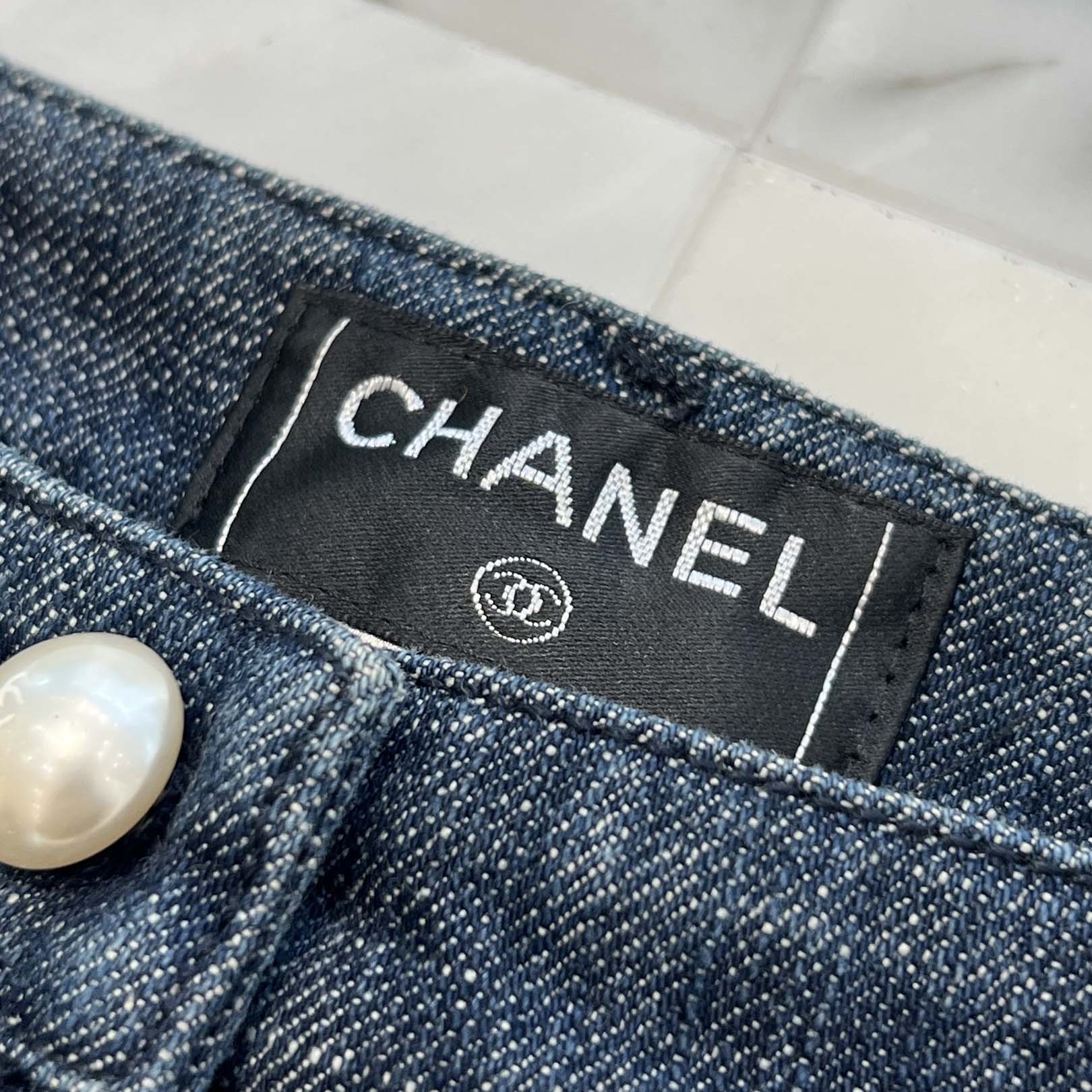 CHANEL Coco Button Pearl Rhinestone Denim Pants P25297 Size 34 シャネル ココボタン パールラインストーンデニムパンツ サイズ34