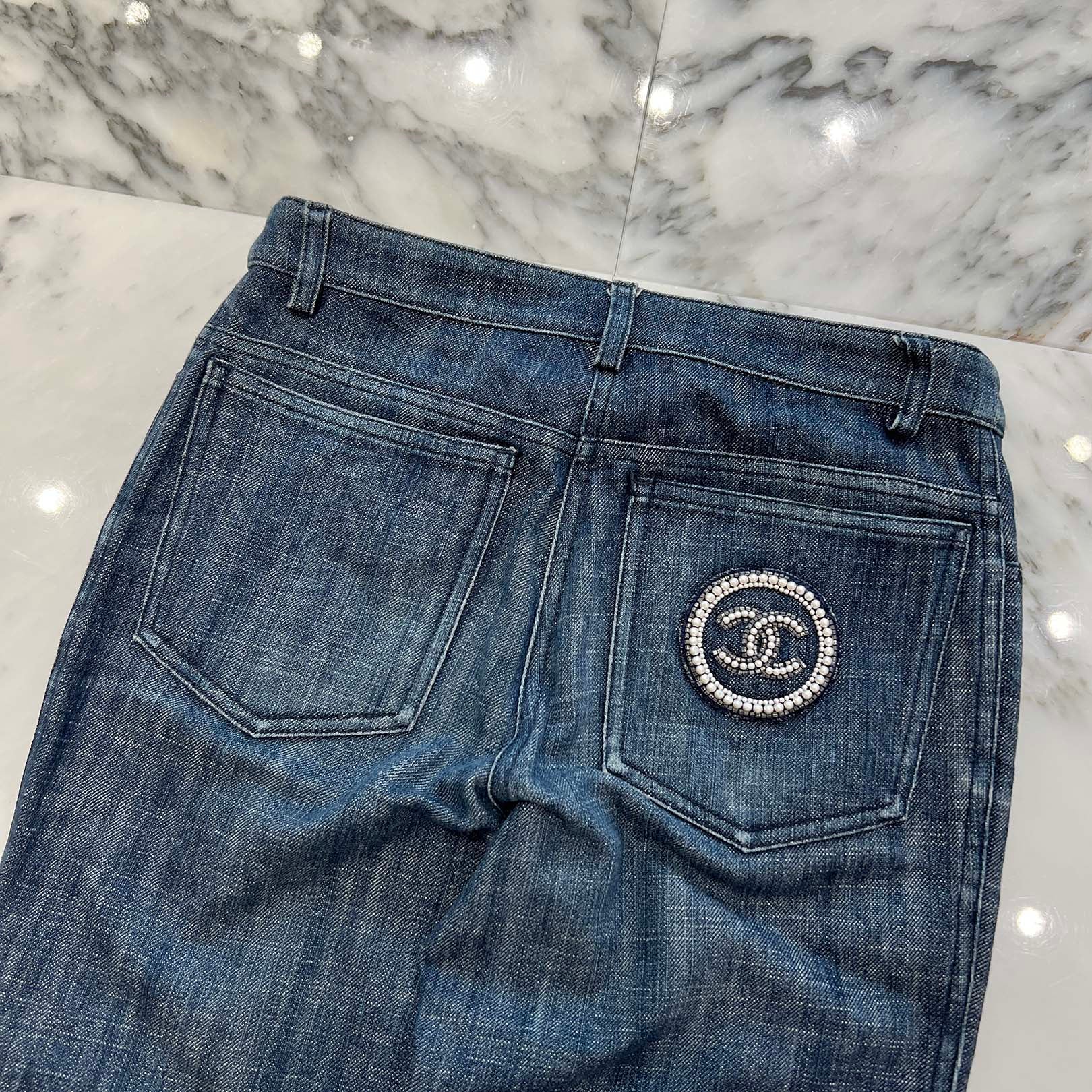 CHANEL Coco Button Pearl Rhinestone Denim Pants P25297 Size 34 シャネル ココボタン パールラインストーンデニムパンツ サイズ34