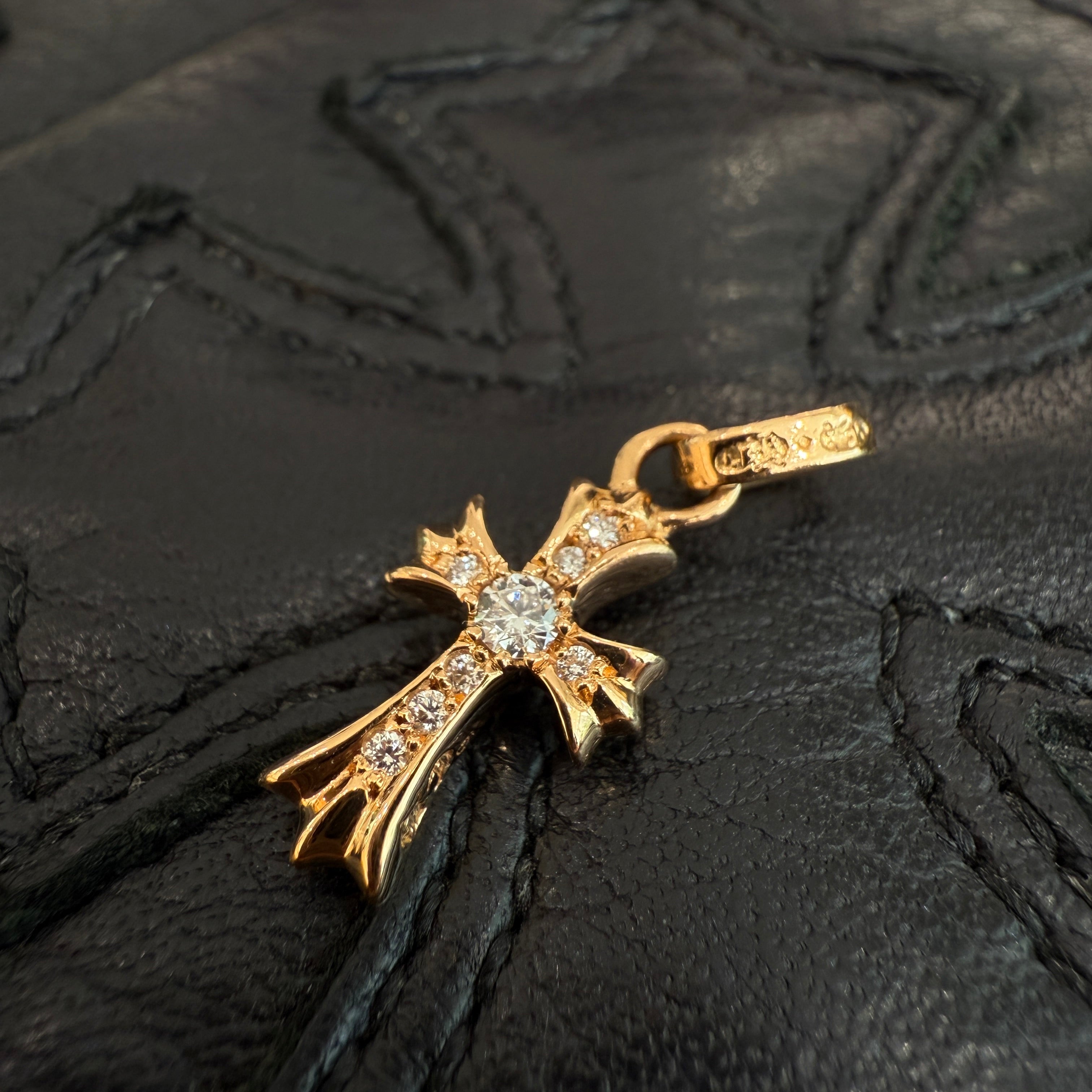 CHROME HEARTS 22K Baby Fat Cross Pave Diamond Pendant Top
