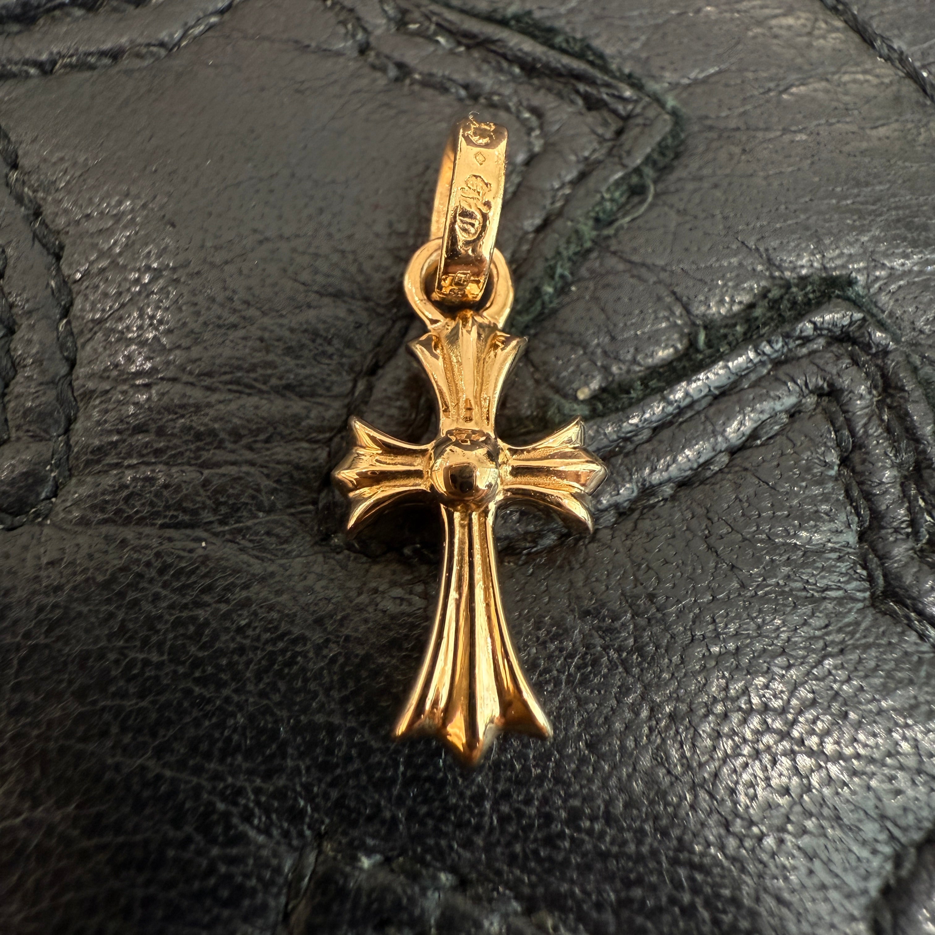 CHROME HEARTS 22K Baby Fat Cross Pave Diamond Pendant Top