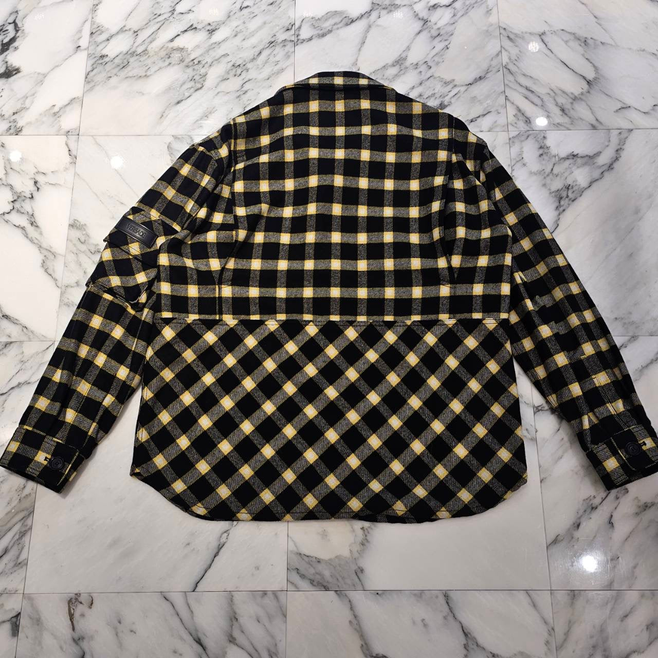 VERSACE 2023AW Leather Logo Patch Wool Blend Check Overshirt 1010265 1A07963 Size M ヴェルサーチェ レザーロゴパッチ ウールブレンド チェック オーバーシャツ サイズM