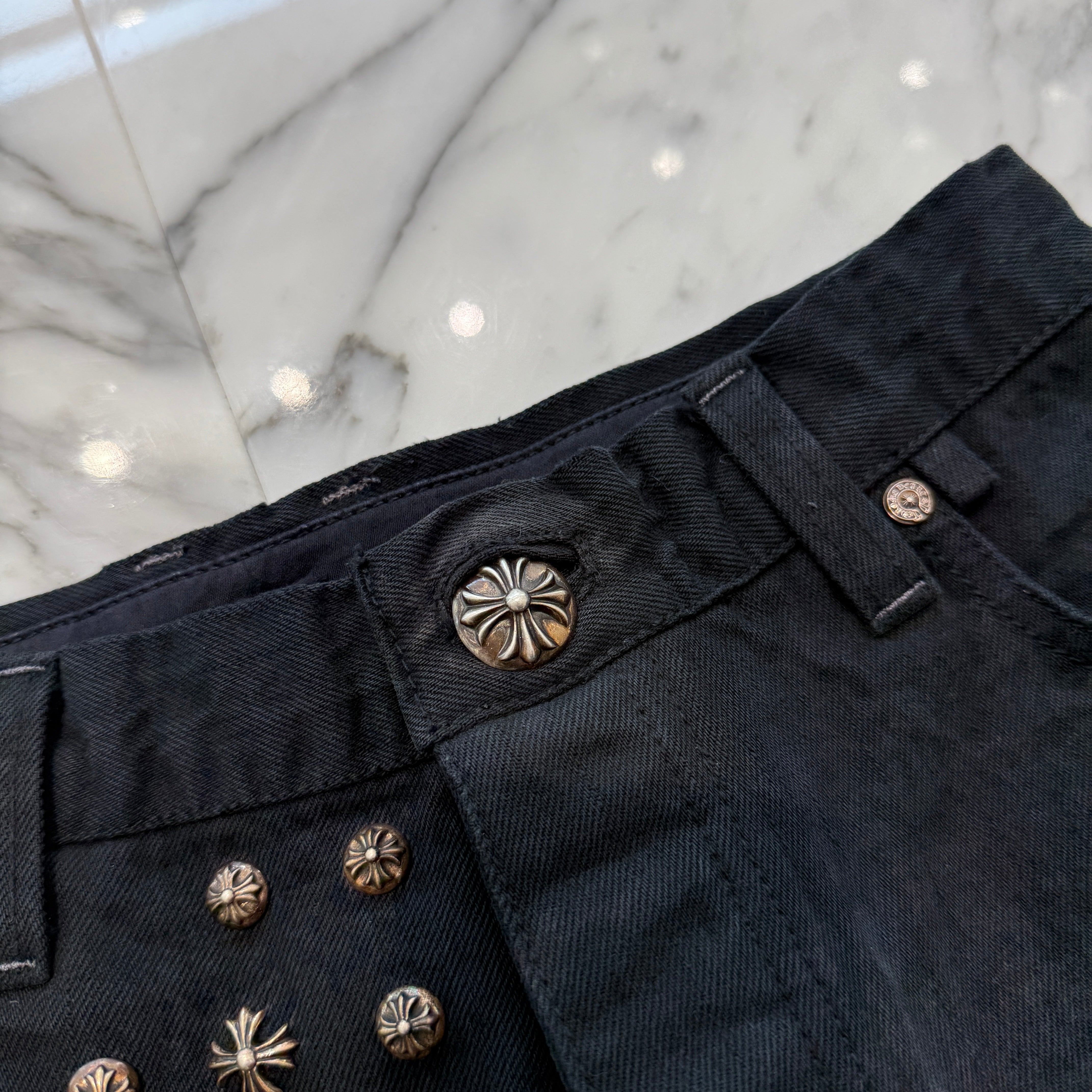 CHROME HEARTS Studded Leather Cross Patch Denim Short Pants クロムハーツ スタッズ レザークロスパッチ デニムショートパンツ