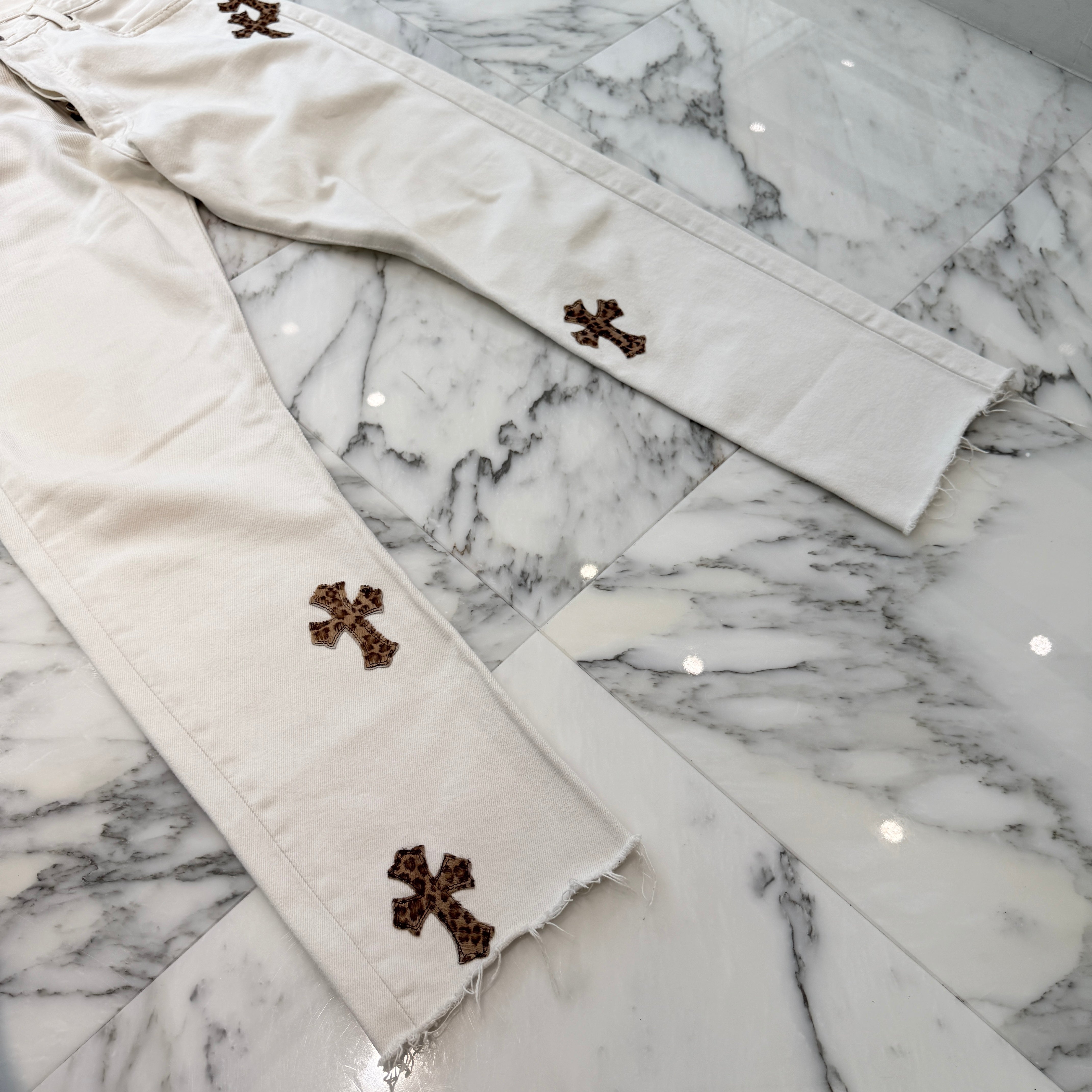 CHROME HEARTS × Levi's Body VNTG Leopard Harako Leather Cross Patch Cotton Denim Pants Size 32 クロムハーツ × リーバイス ボディ レオパード ハラコ レザークロスパッチ コットン デニムパンツ サイズ32