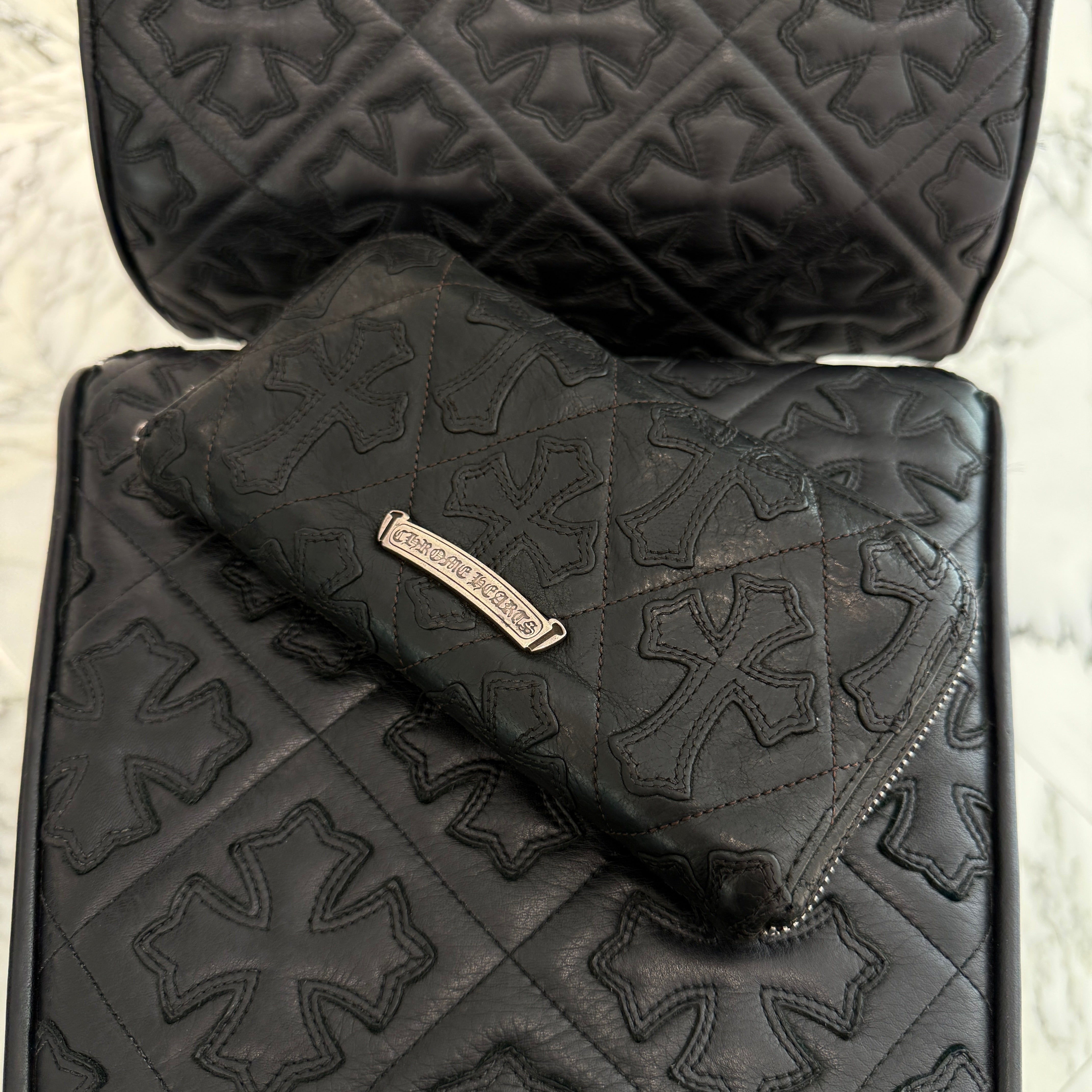 CHROME HEARTS Cemetery Cross Leather Patch Quilting Leather Wallet クロムハーツ セメタリークロス レザーパッチ キルティングレザー ウォレット